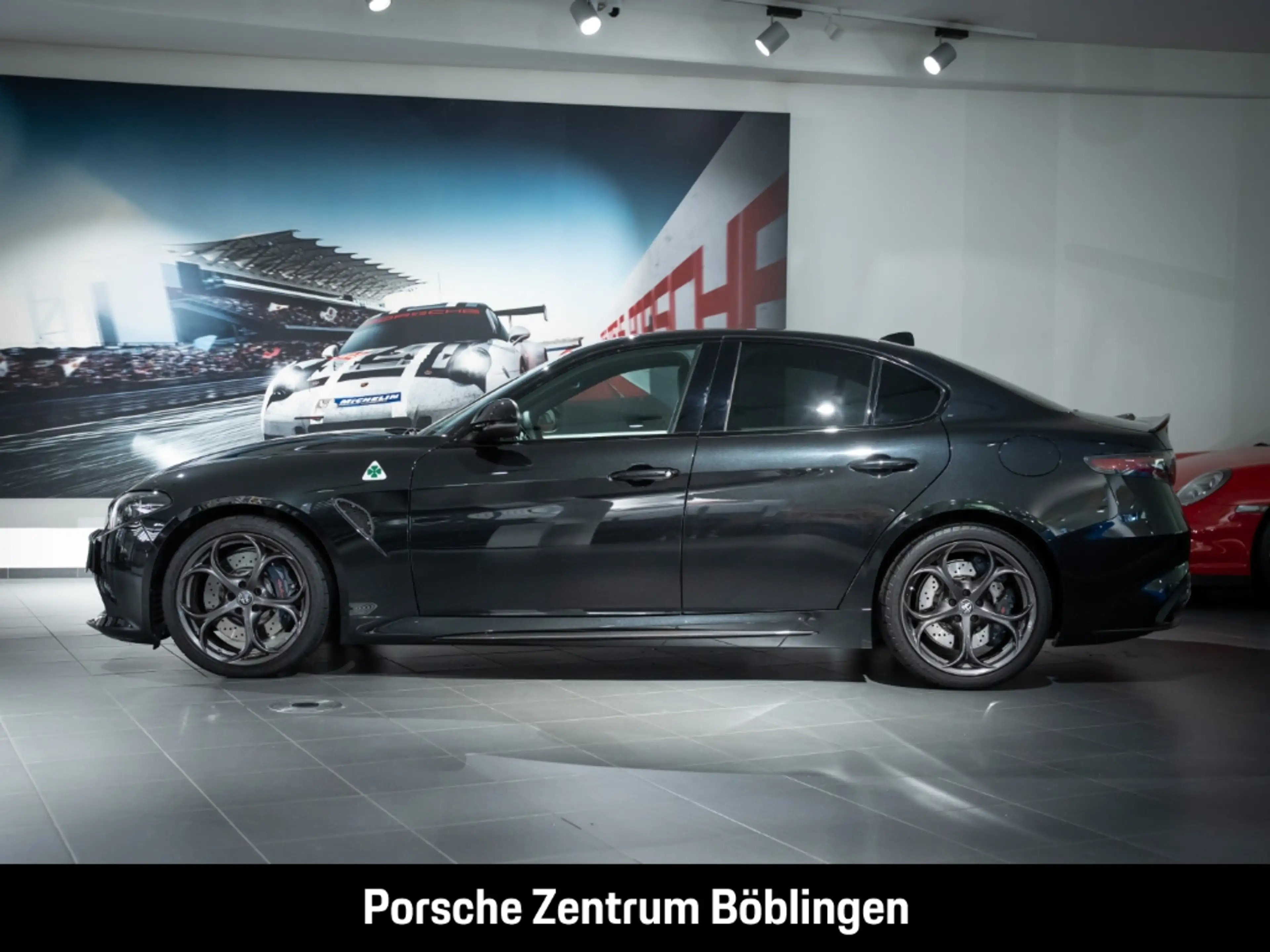 Alfa Romeo Giulia Quadrifoglio — photo 2