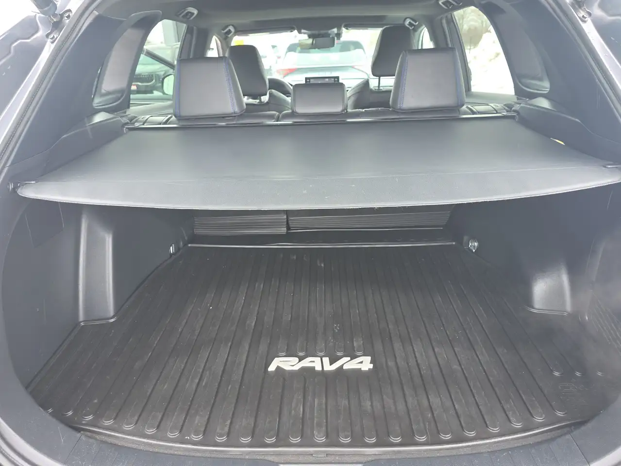 Toyota RAV 4 снимка Toyota RAV 4