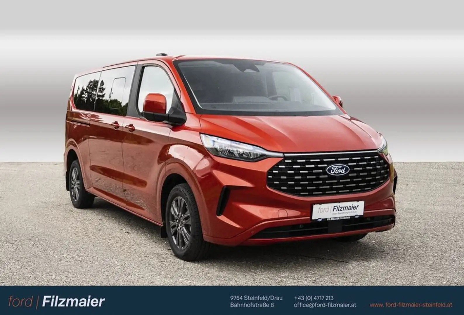 Ford Transit Custom 320 L2 Tourneo Titanium AWD Rood - 1