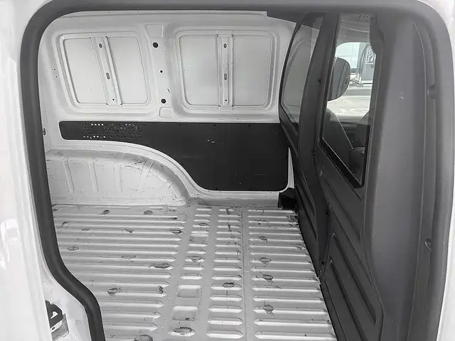 Volkswagen Caddy view 12