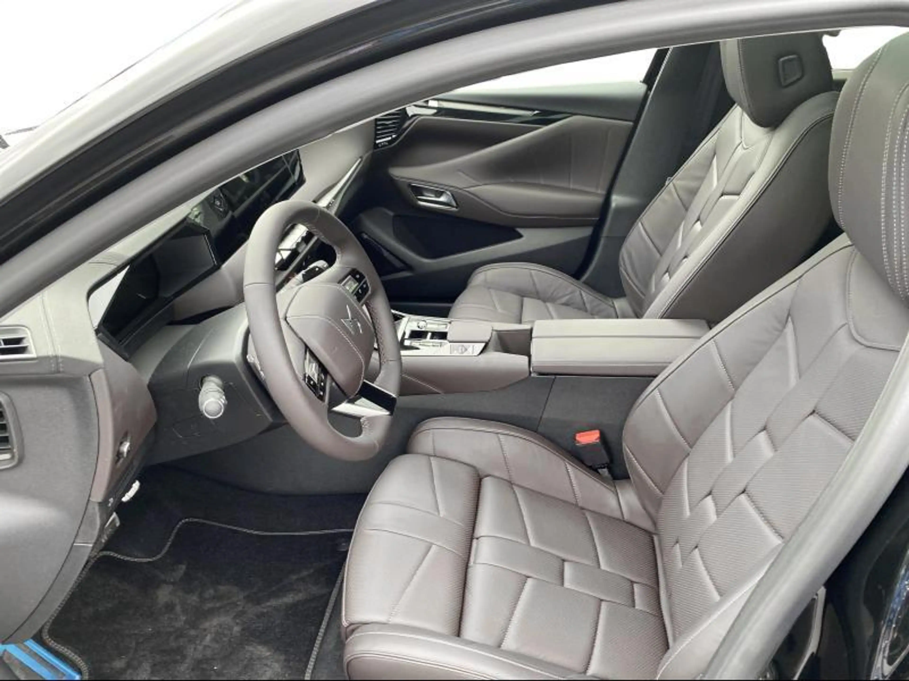 DS Automobiles DS 4 N°4 | ETOILE NAPPA — photo 13