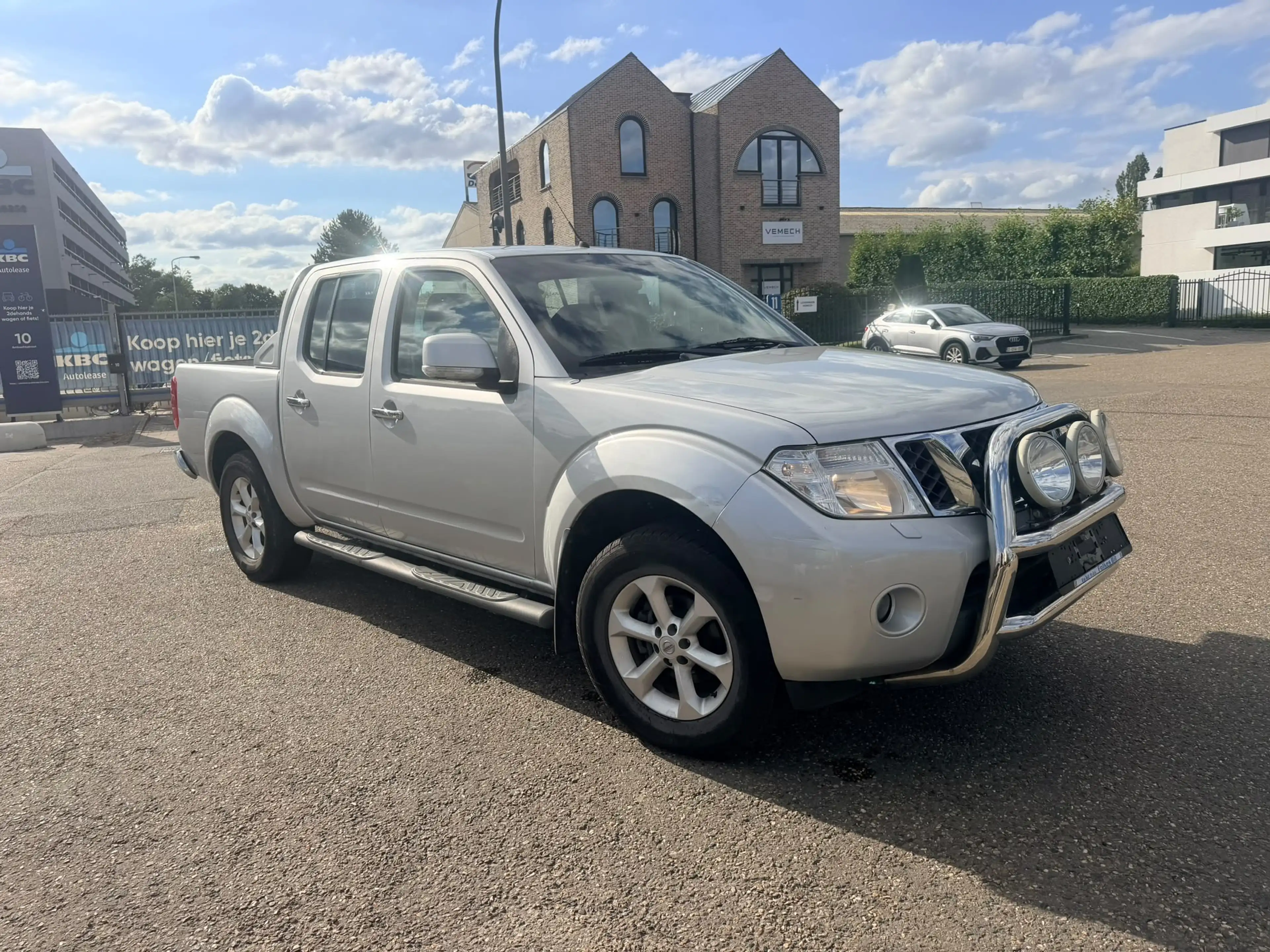 Nissan Navara 2.5 dCi 4x4 LE — photo 2