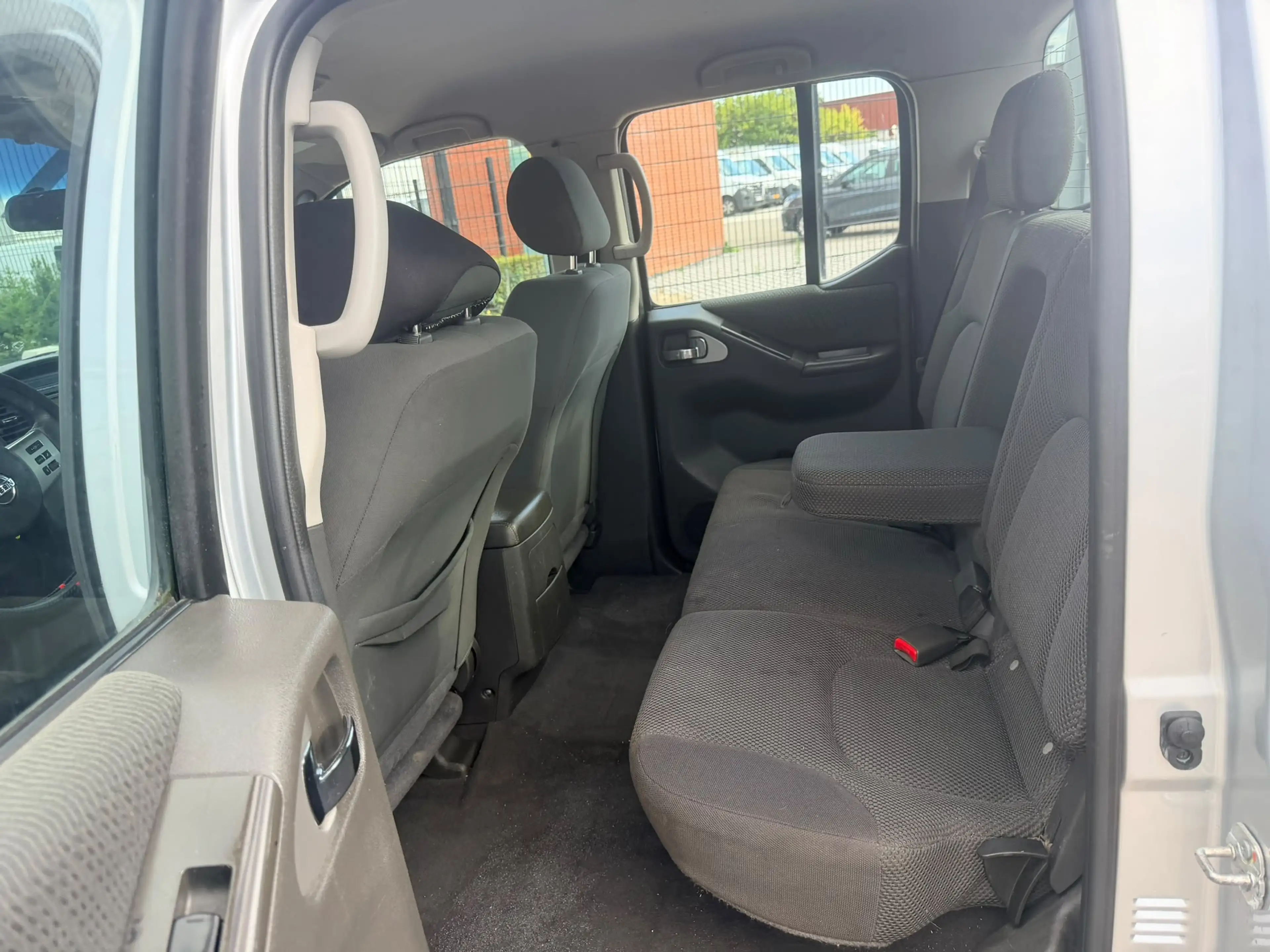 Nissan Navara 2.5 dCi 4x4 LE — photo 10