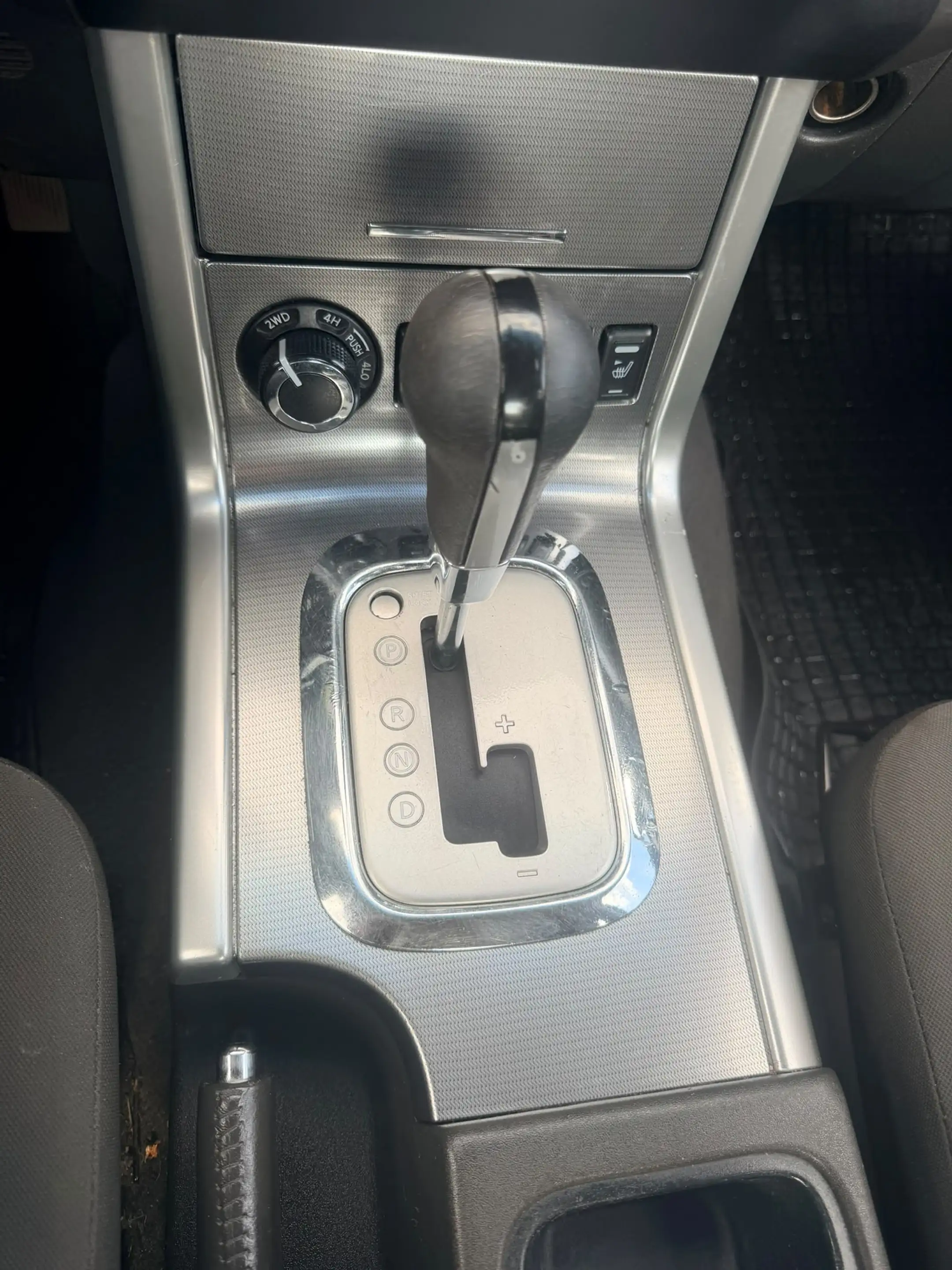 Nissan Navara 2.5 dCi 4x4 LE — photo 8