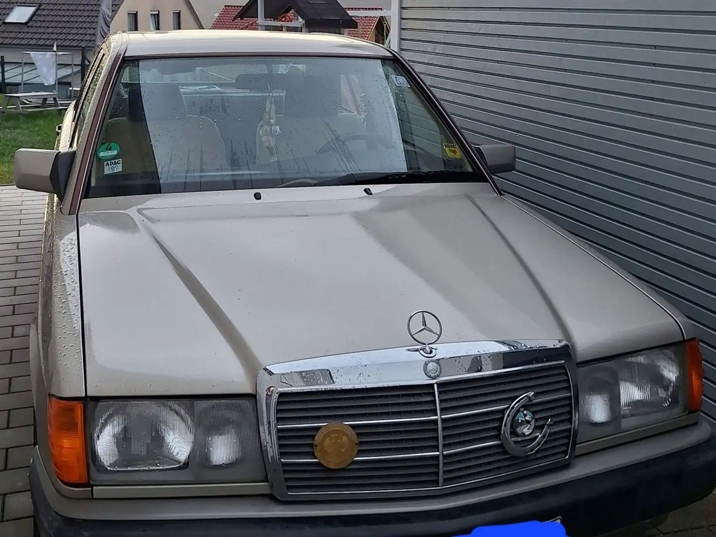 Mercedes-Benz 190 E 2.0 mit H-Zulassung Silver - 1