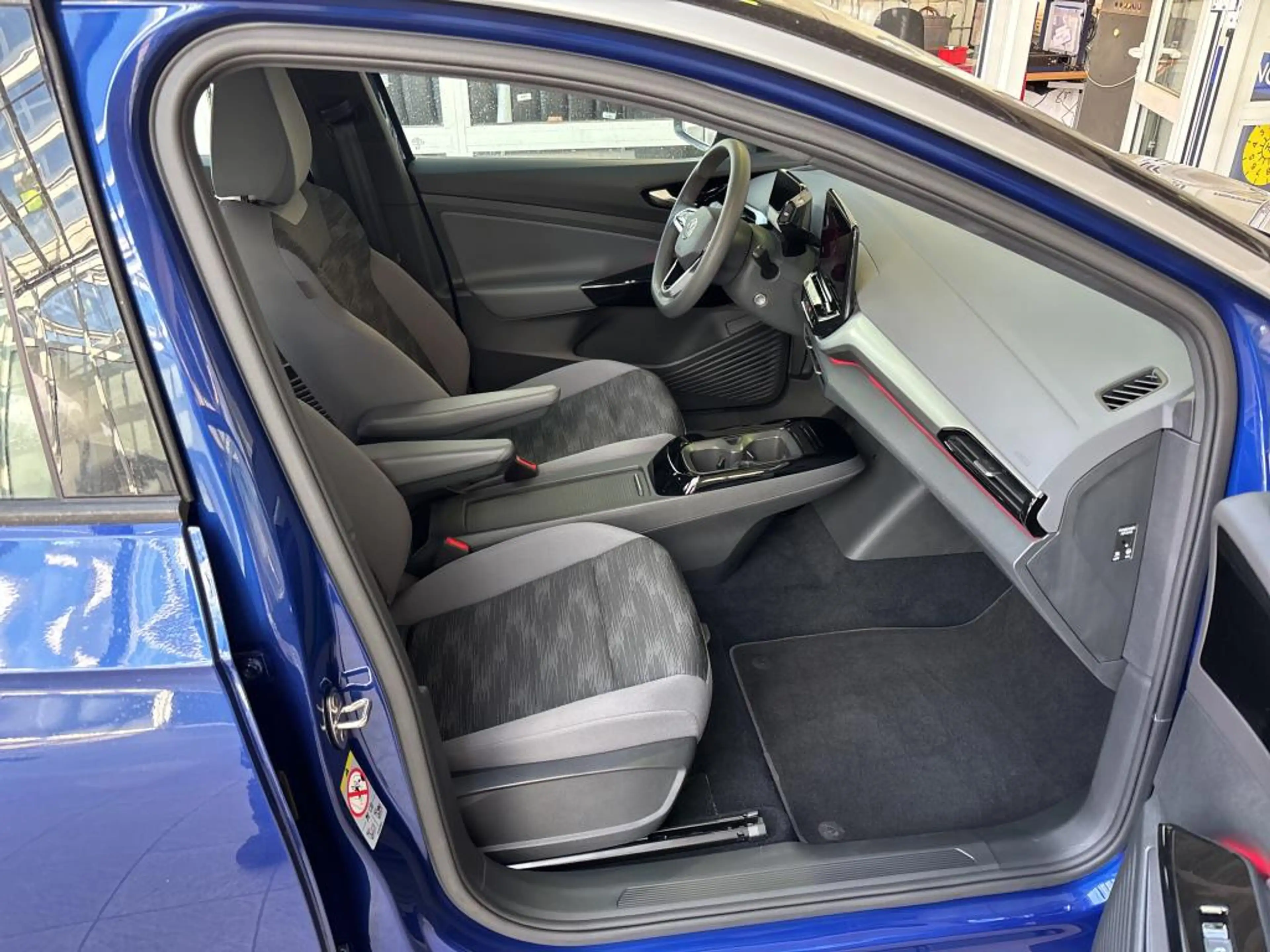 Volkswagen ID.4 Pro Performance 150 kW (204 PS) 77 kWh 1-Gang-A... — photo 6