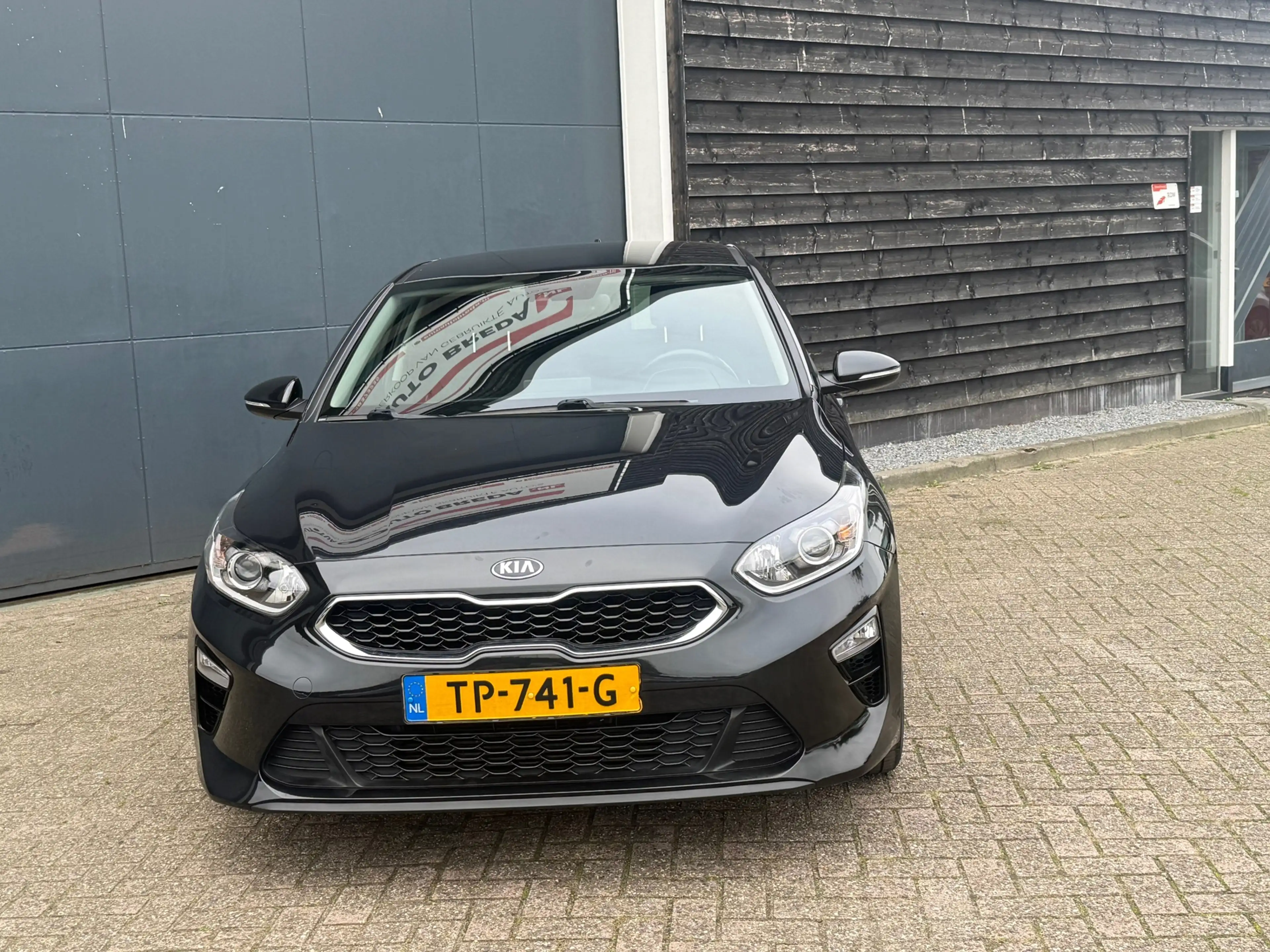 Kia Ceed / cee'd 1.0 T-GDi DynamicLine — photo 2