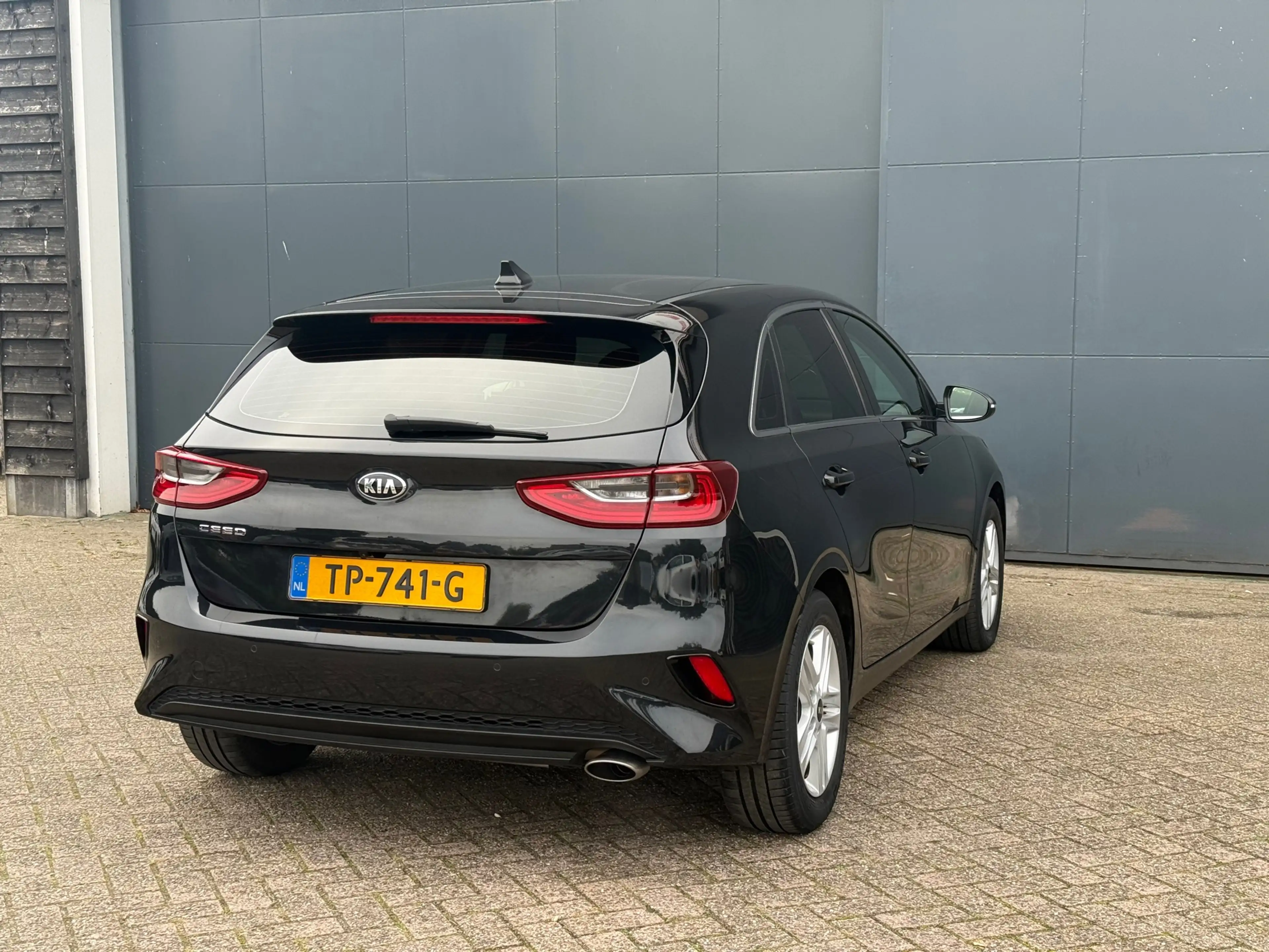 Kia Ceed / cee'd 1.0 T-GDi DynamicLine — photo 7