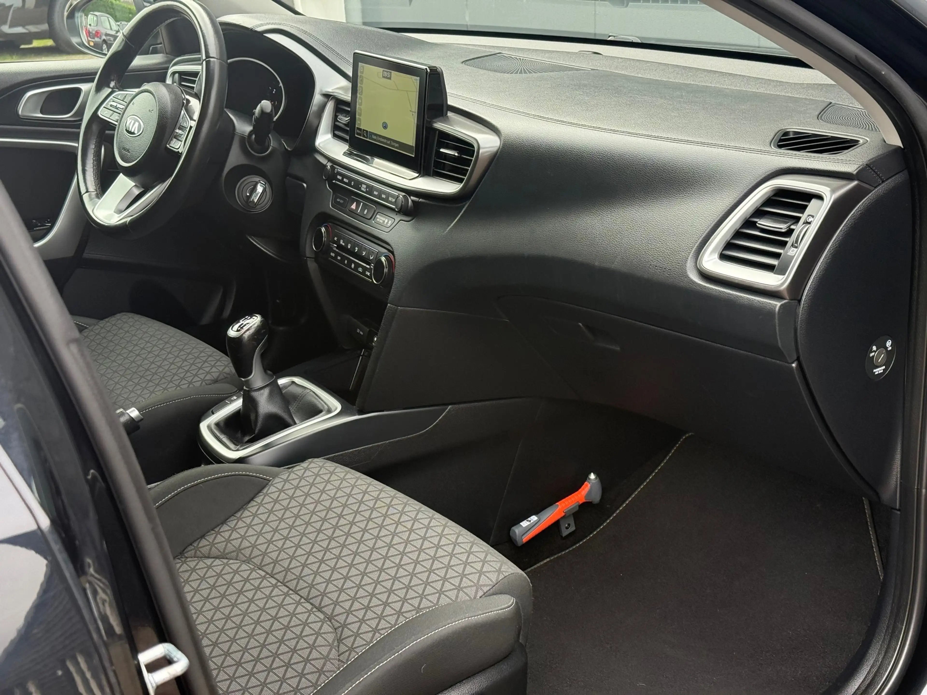 Kia Ceed / cee'd 1.0 T-GDi DynamicLine — photo 11
