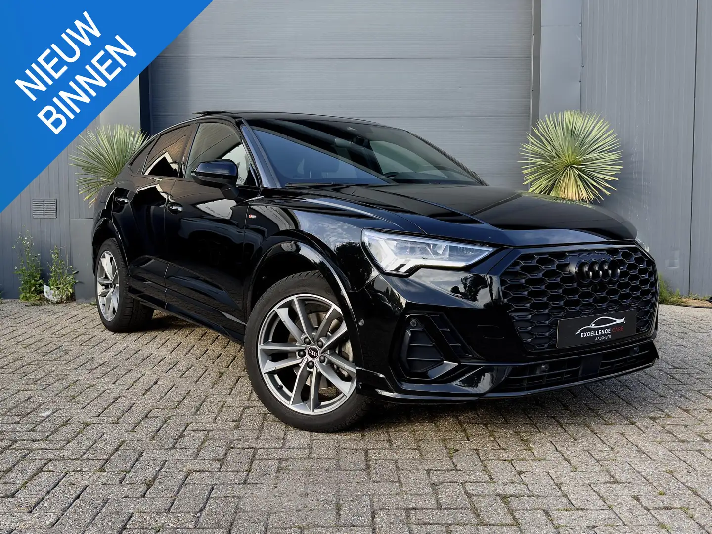 Audi Q3 Sportback 45 TFSI e S-Line Sportback Automaat Pano Zwart - 1