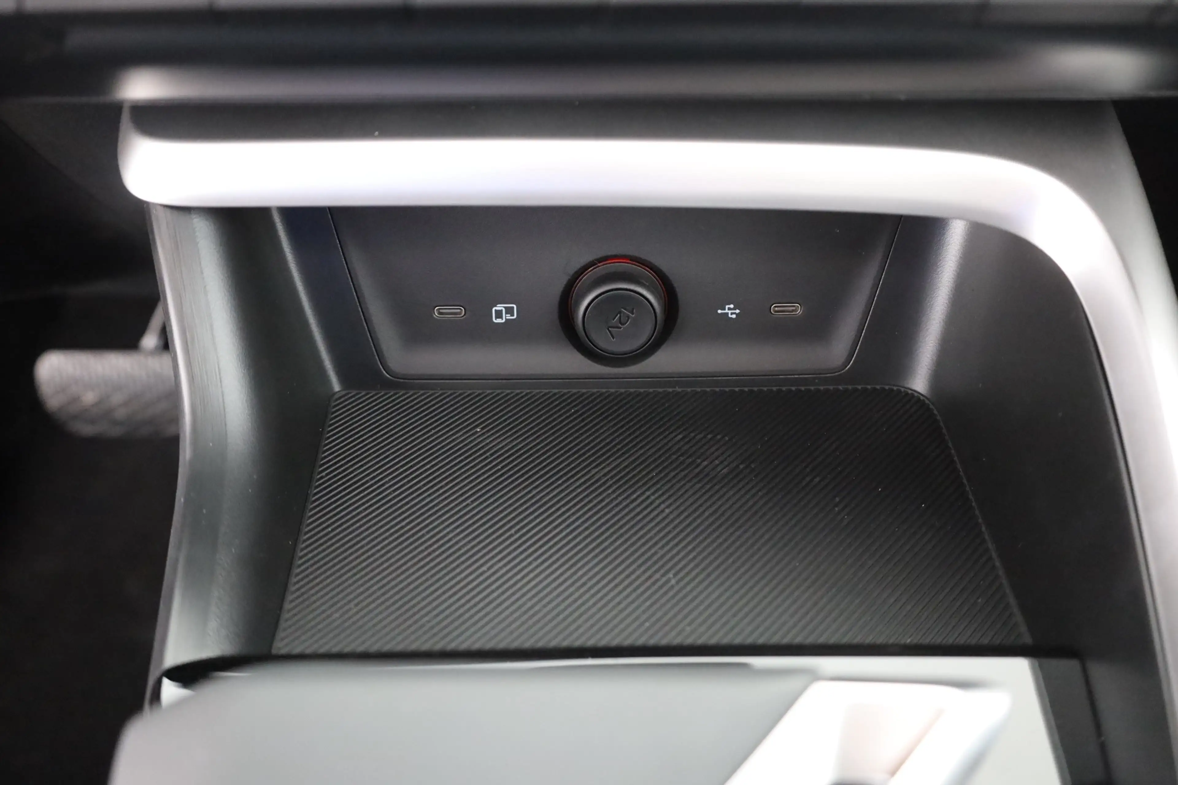 MG ZS 1.5 Hybrid Luxury Aut. LED ACC 360° Pano — photo 12