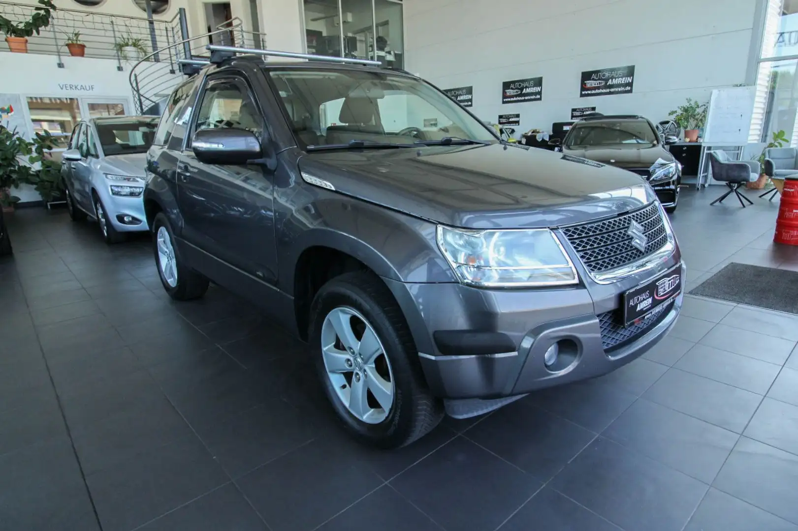 Suzuki Grand Vitara 2.4 VVT Club 4X4/Klima/AHK/SHZ/Alu/ Grau - 1