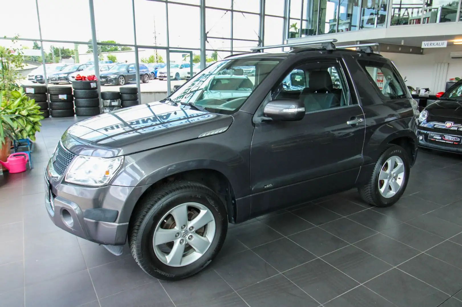 Suzuki Grand Vitara 2.4 VVT Club 4X4/Klima/AHK/SHZ/Alu/ Grijs - 1