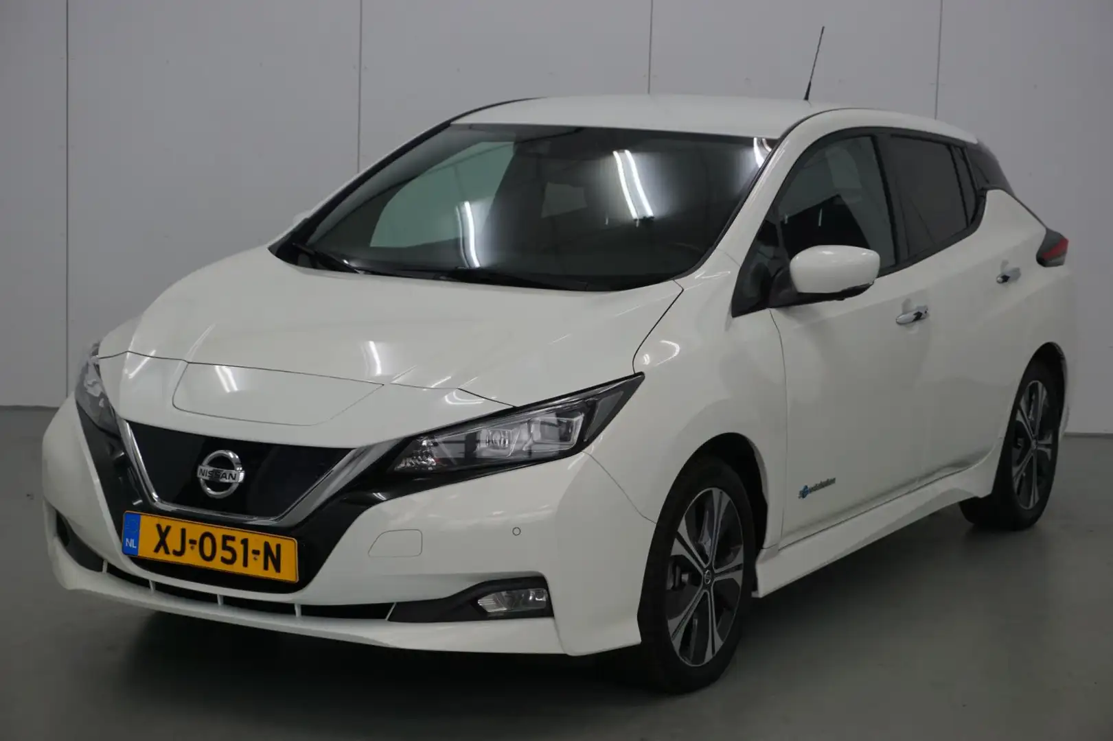 Nissan Leaf Tekna 40 kWh / Camera / Apple Carplay/ Android Aut Weiß - 1