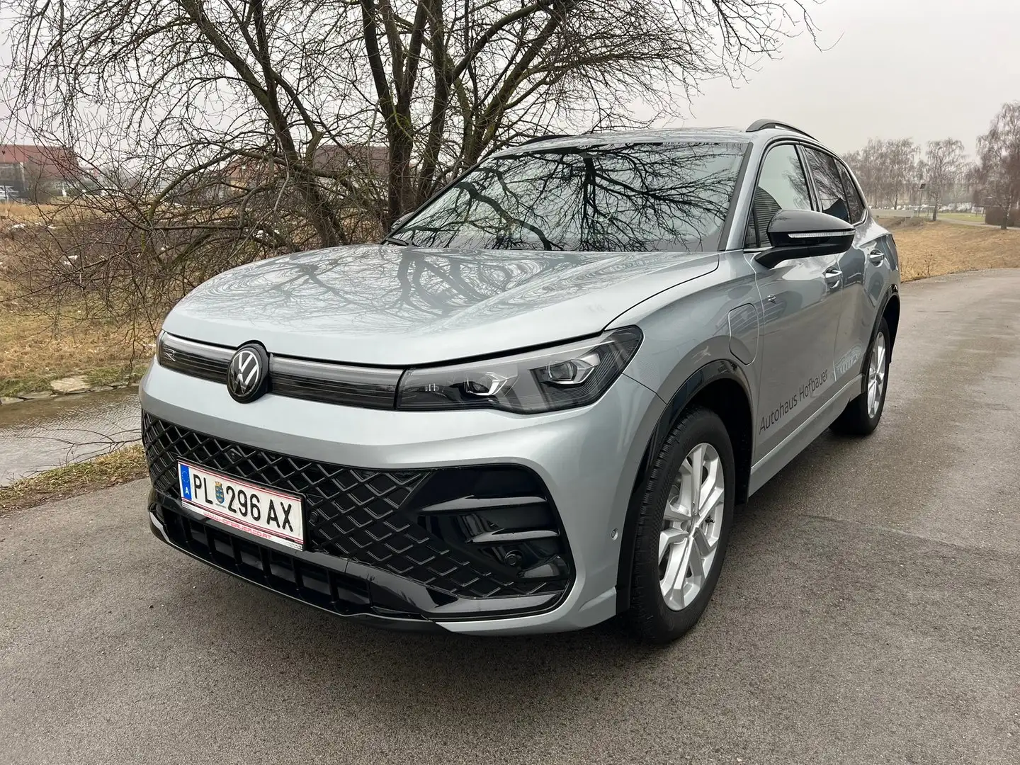 Volkswagen Tiguan Sport eHybrid DSG 150 kW Silber - 1