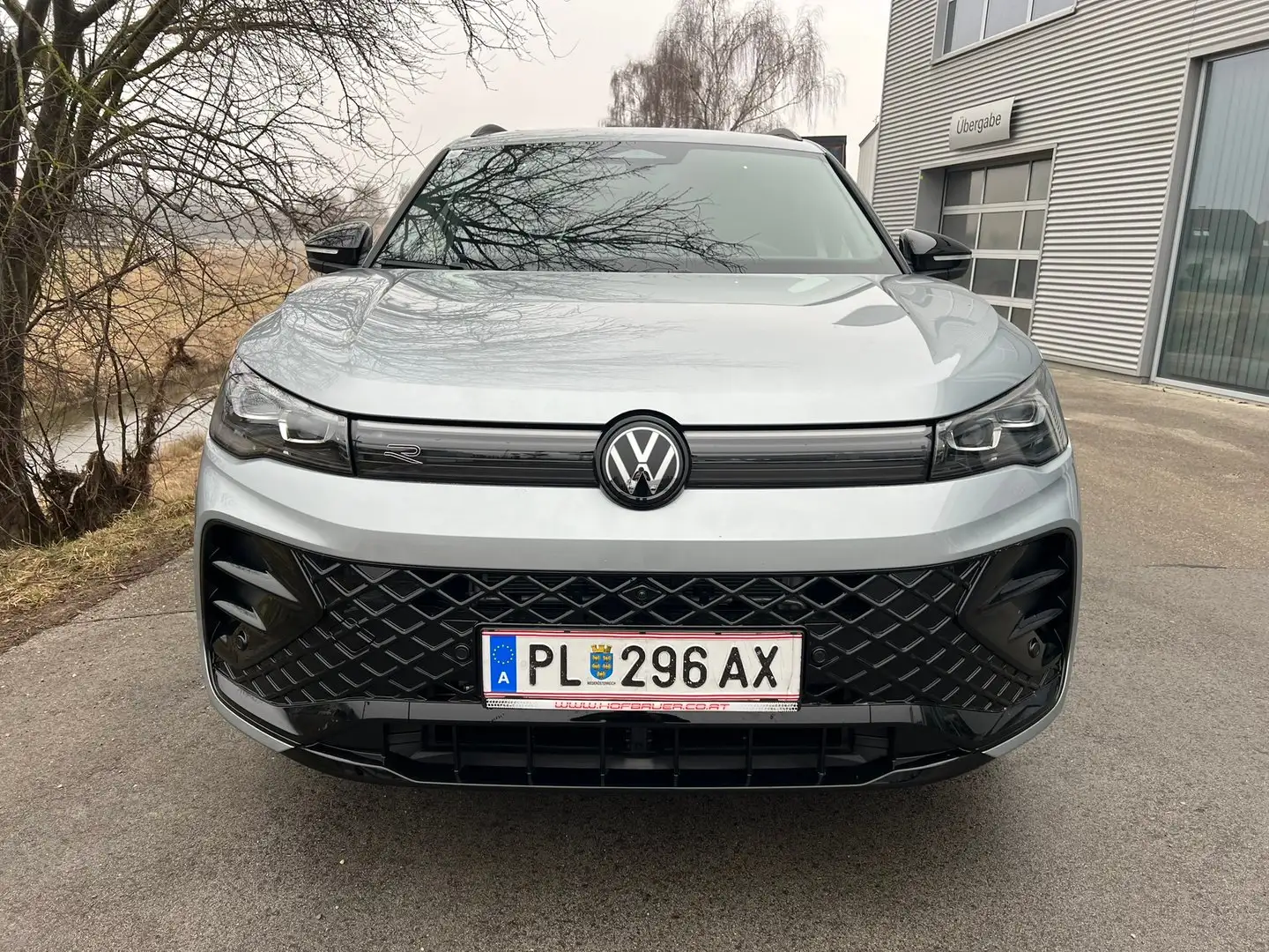 Volkswagen Tiguan Sport eHybrid DSG 150 kW Silber - 2