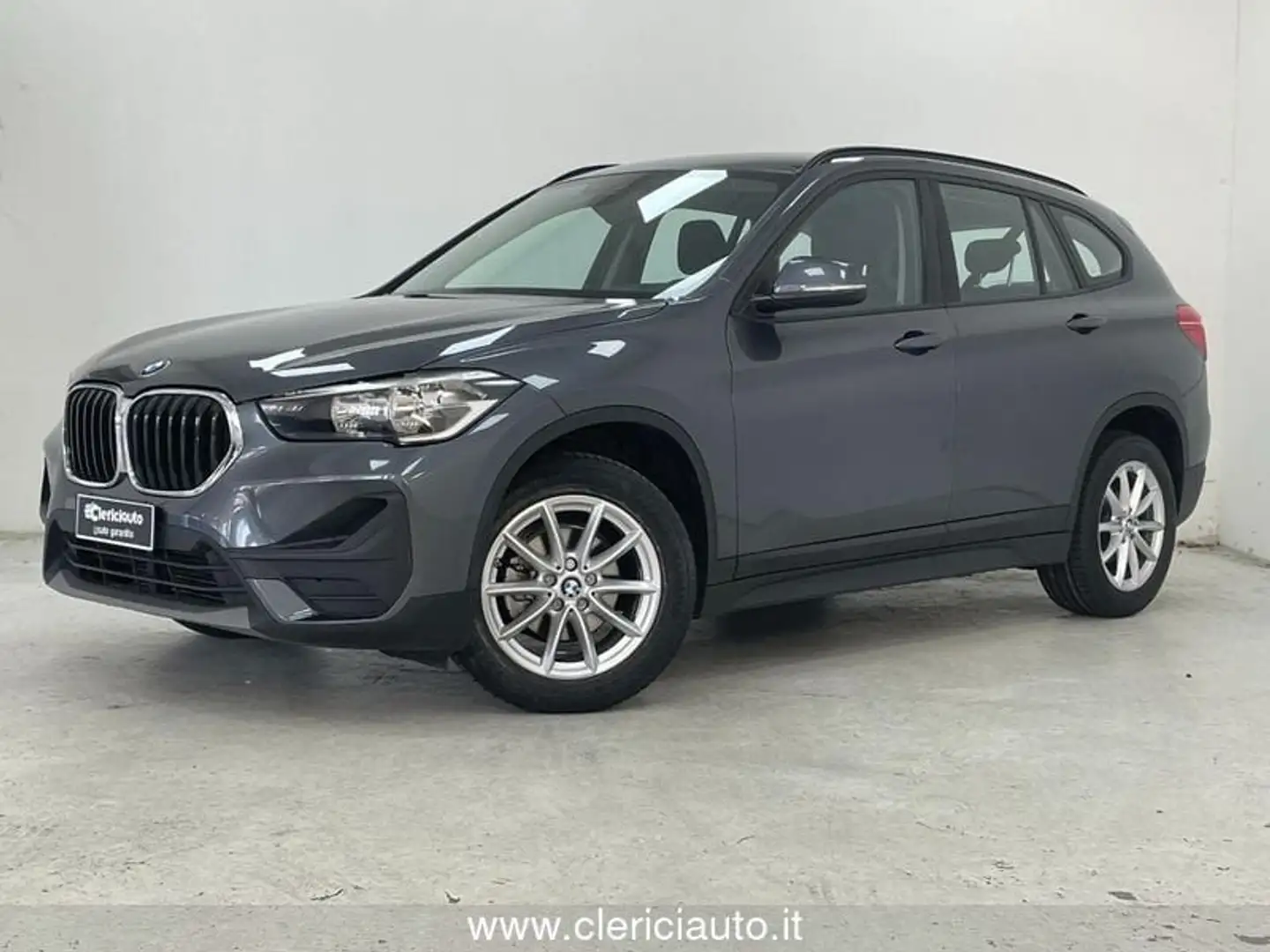 BMW X1 sDrive16d Advantage Aut. Grigio - 1