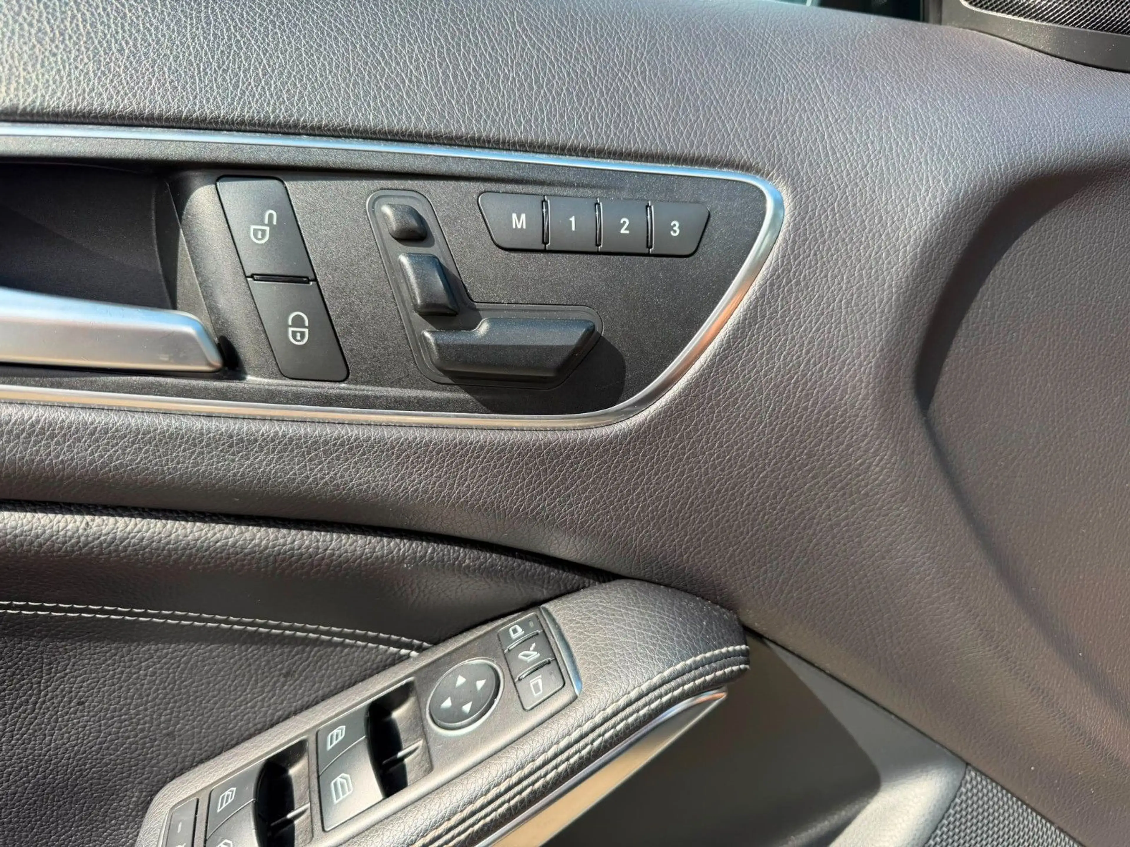 Mercedes-Benz GLA 200 CDI T-LEDER°SITZHZ°PANO°NAVI°MEMORY°PDC! — photo 14