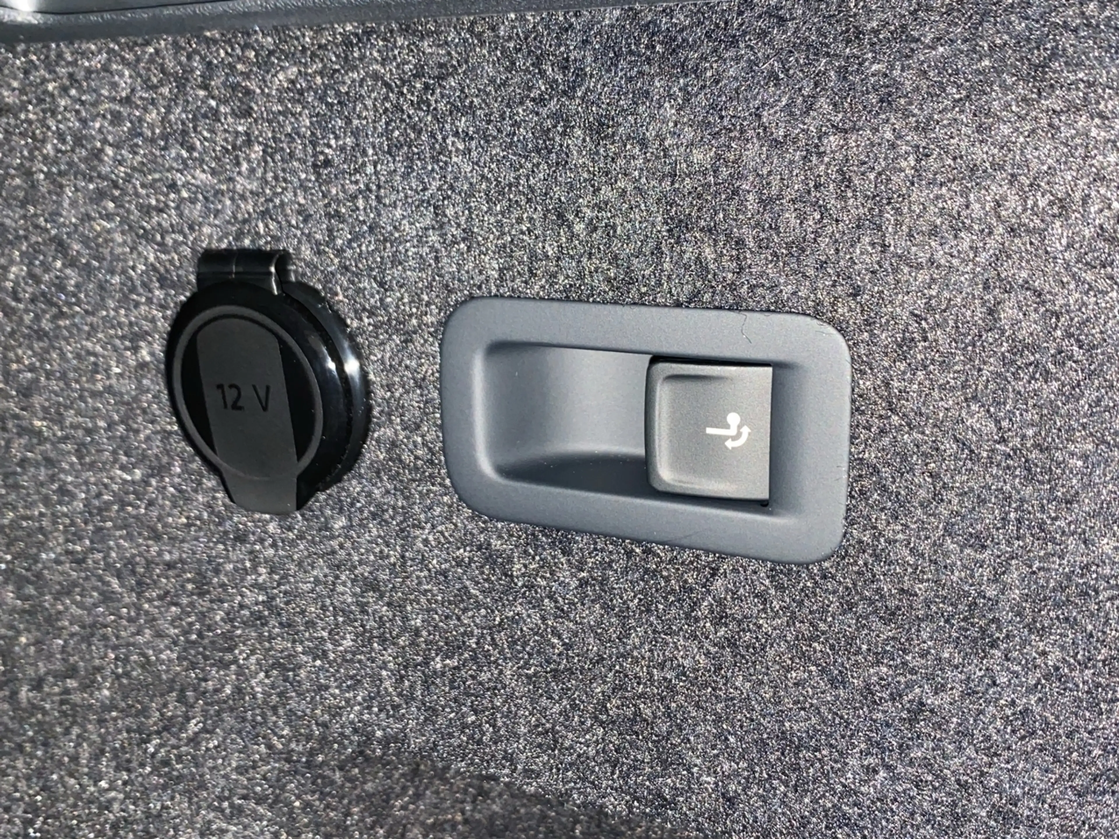 Skoda Kodiaq 1.5 eHybrid DSG Sportline / Navi LED AHK — photo 15