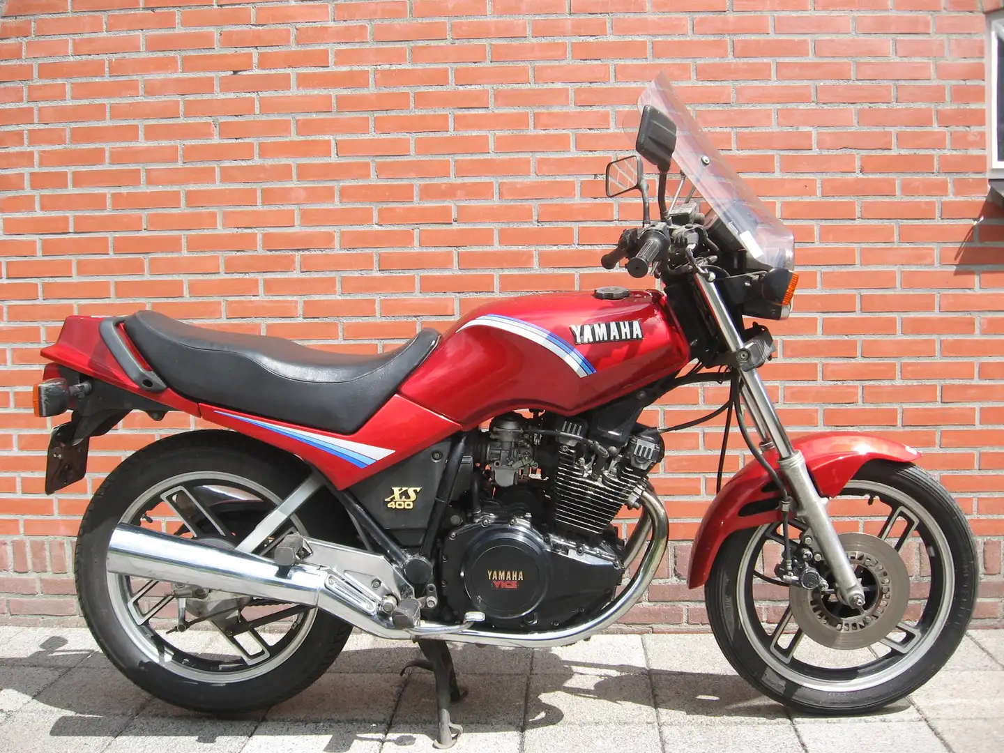 Yamaha XS 400 Червоний - 1