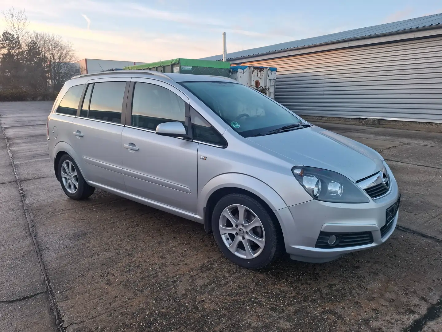 Opel Zafira Edition Grau - 1