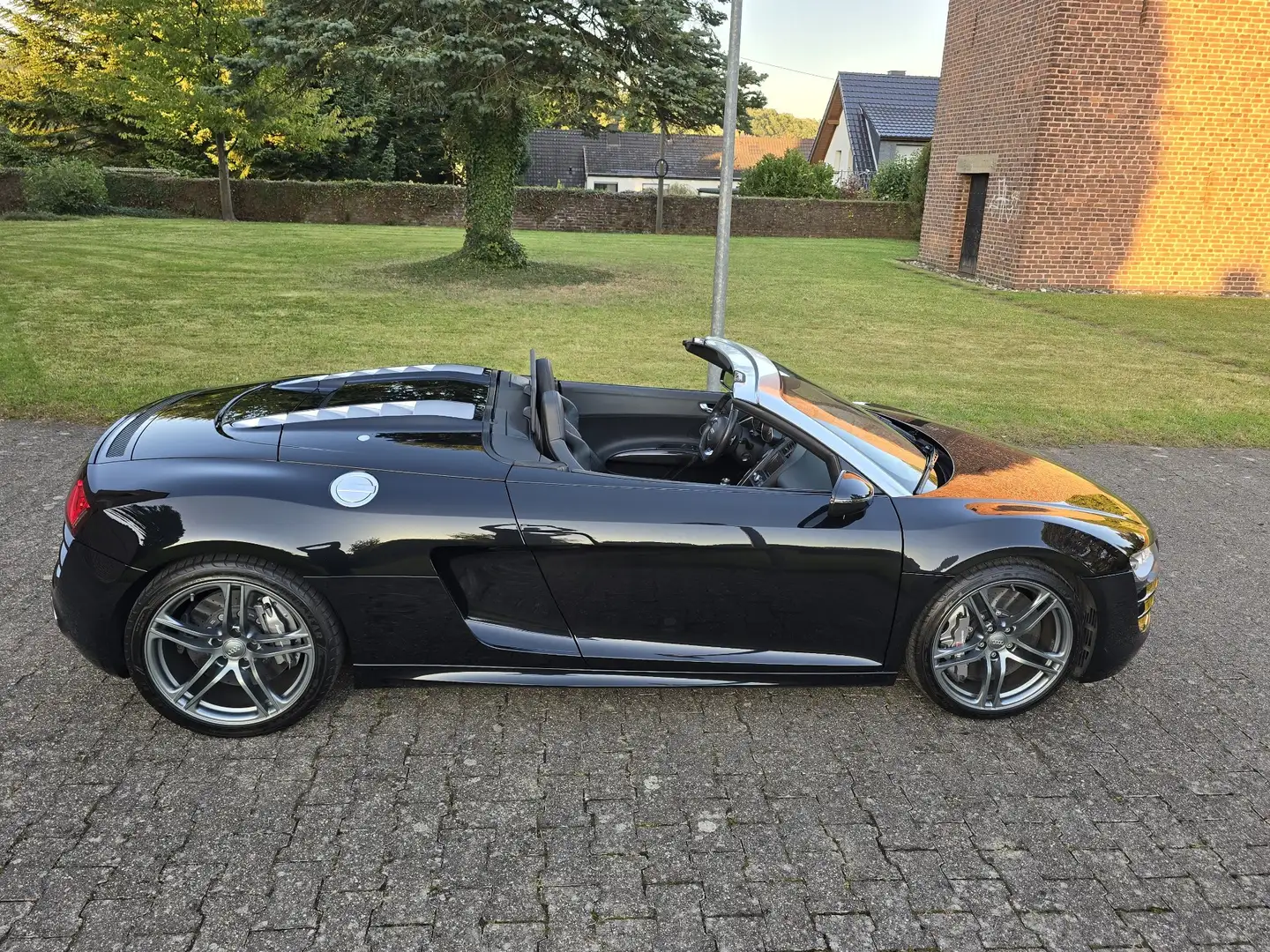 Audi R8 5.2 FSI quattro Schwarz - 2