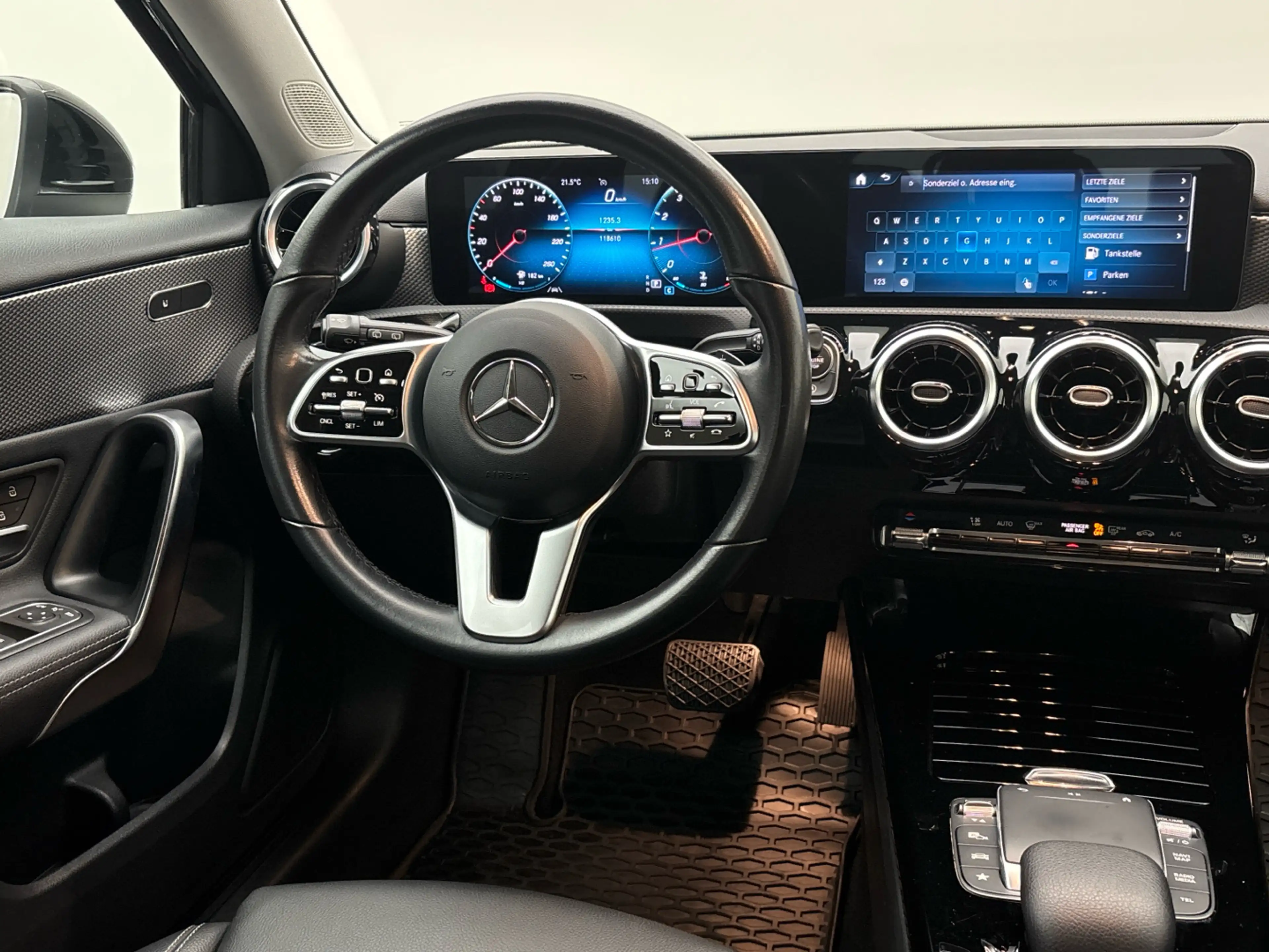 Mercedes-Benz A 180 CarPlay LED Kamera — photo 8