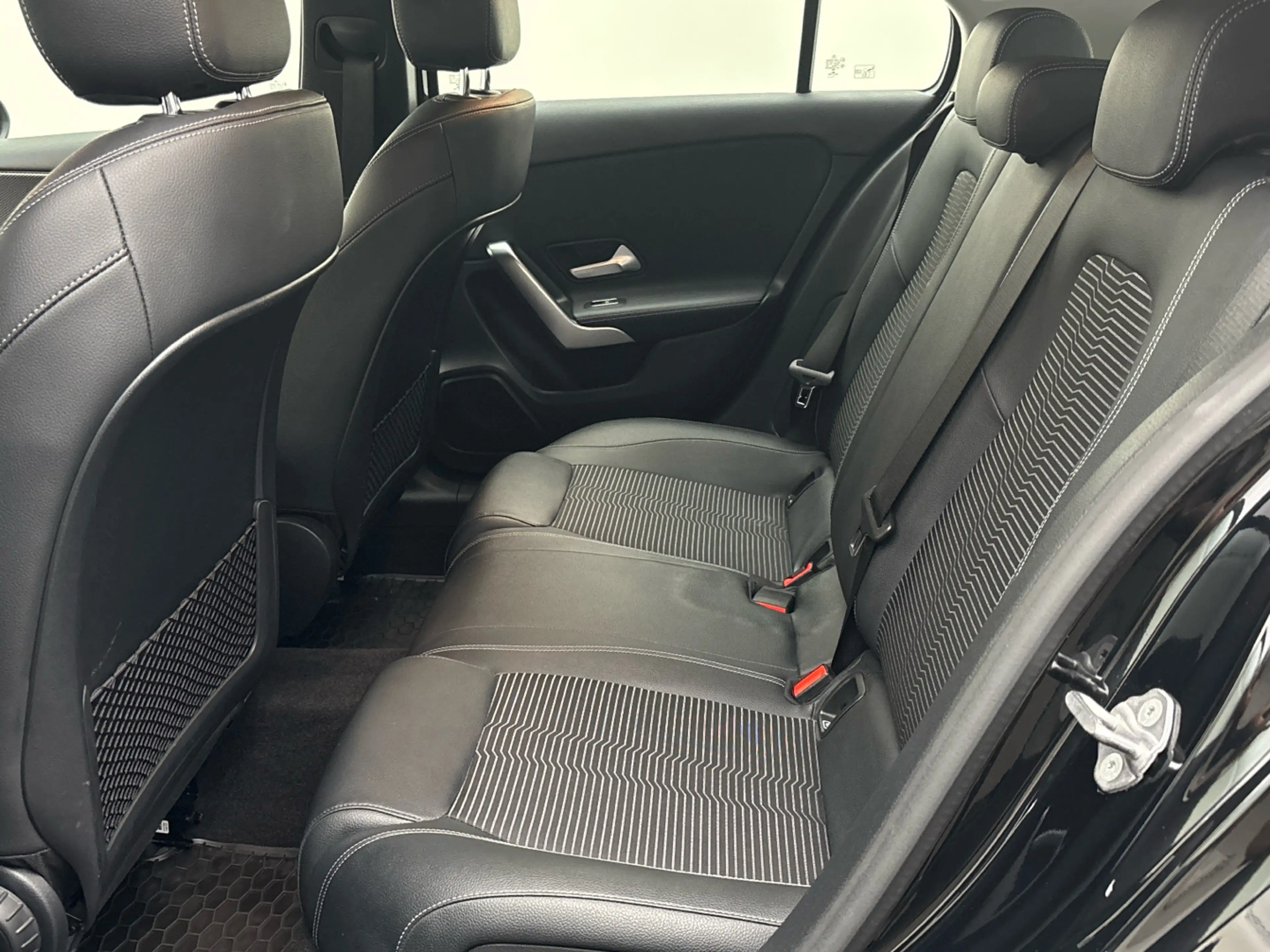 Mercedes-Benz A 180 CarPlay LED Kamera — photo 11