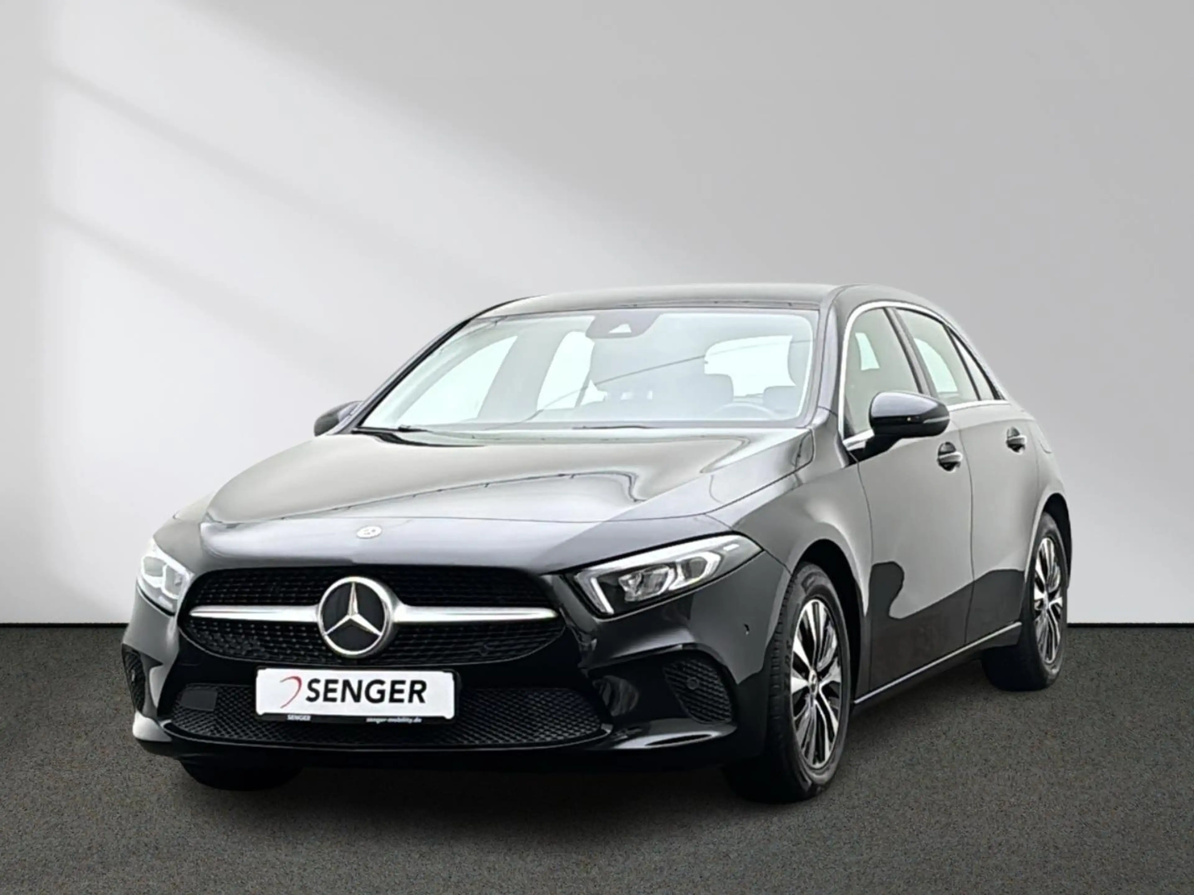 Mercedes-Benz A 180 CarPlay LED Kamera — photo 14