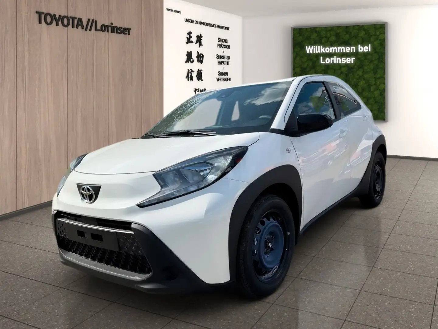 Toyota AYGO X 1.0 l Business Edition 5 M/T Sitzheizung Білий - 1