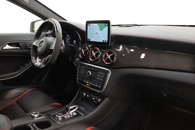 Mercedes-Benz Gla view 15