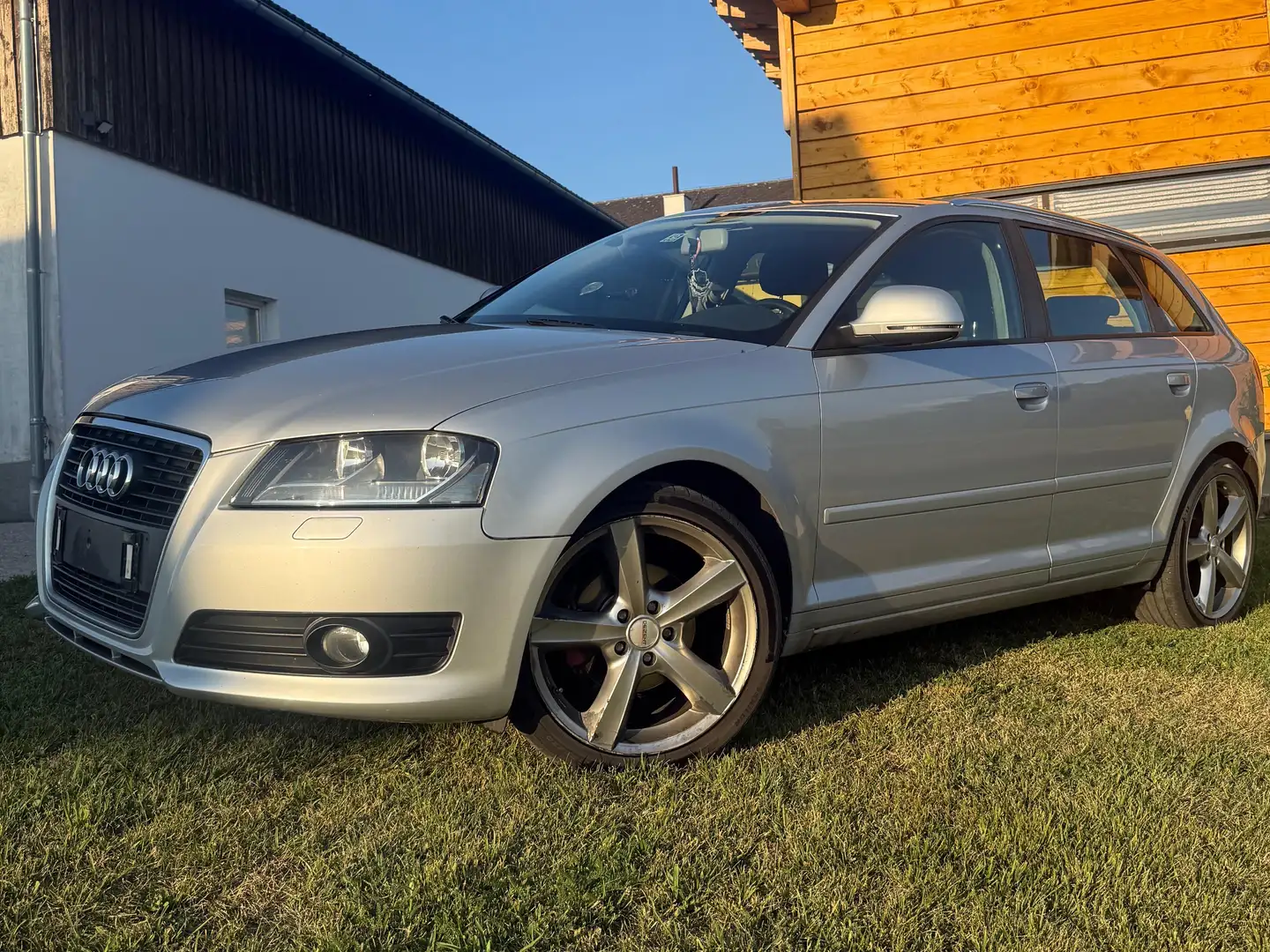 Audi A3 A3 SB 1,6 TDI DPF e Silber - 2