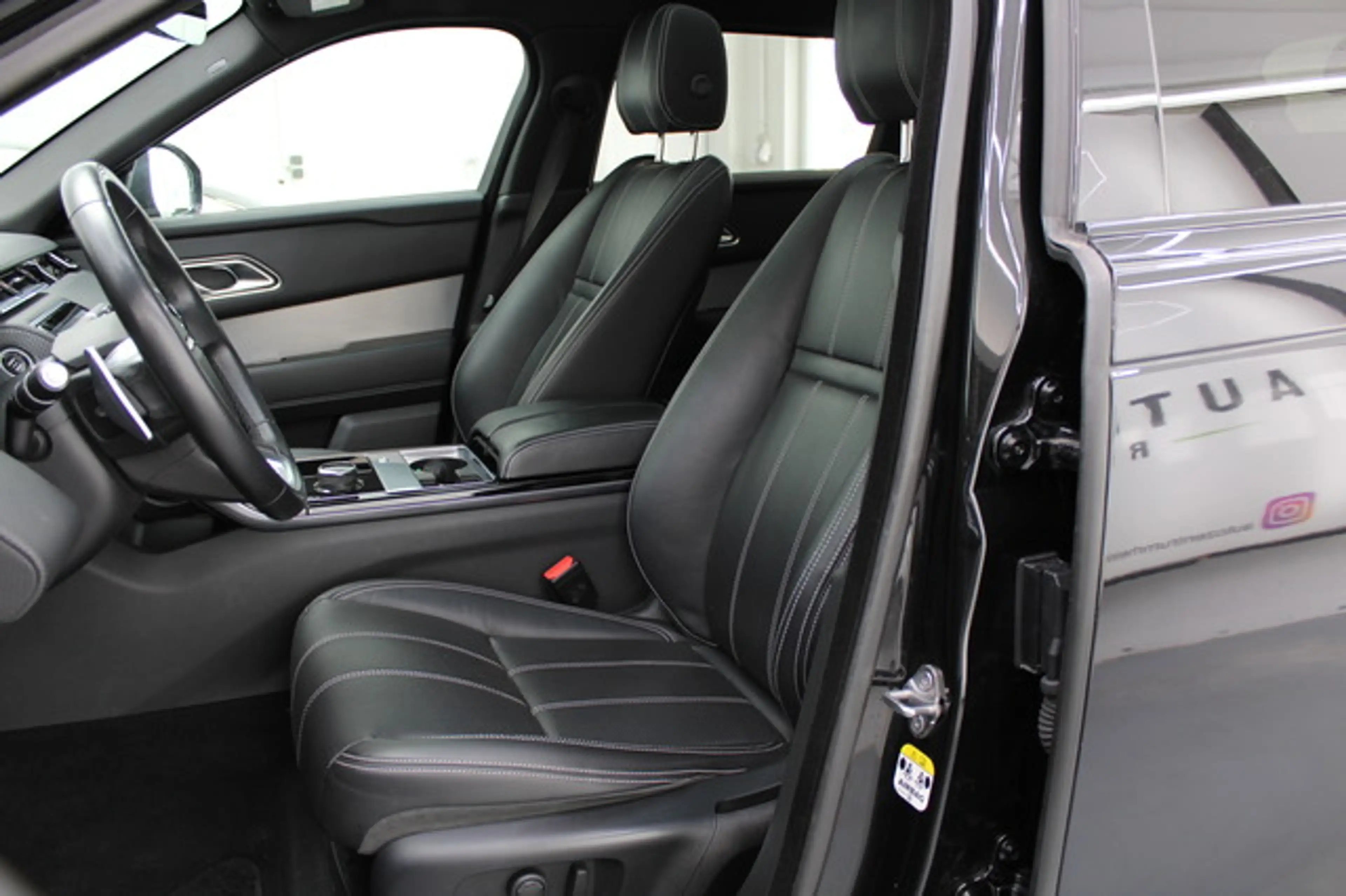 Land Rover Range Rover Velar R Dynamic SE Pano/Meridian — photo 4