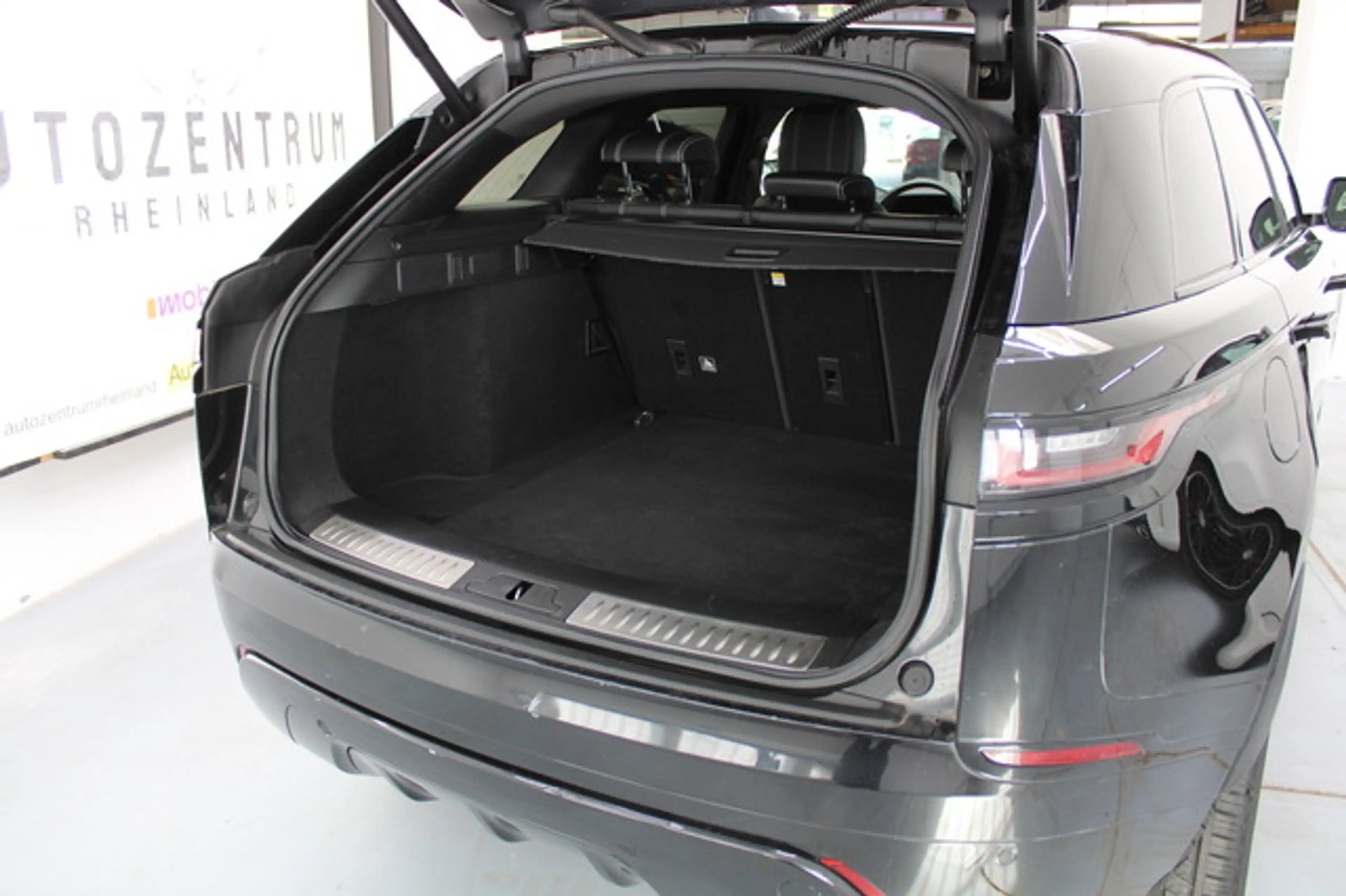 Land Rover Range Rover Velar R Dynamic SE Pano/Meridian — photo 10