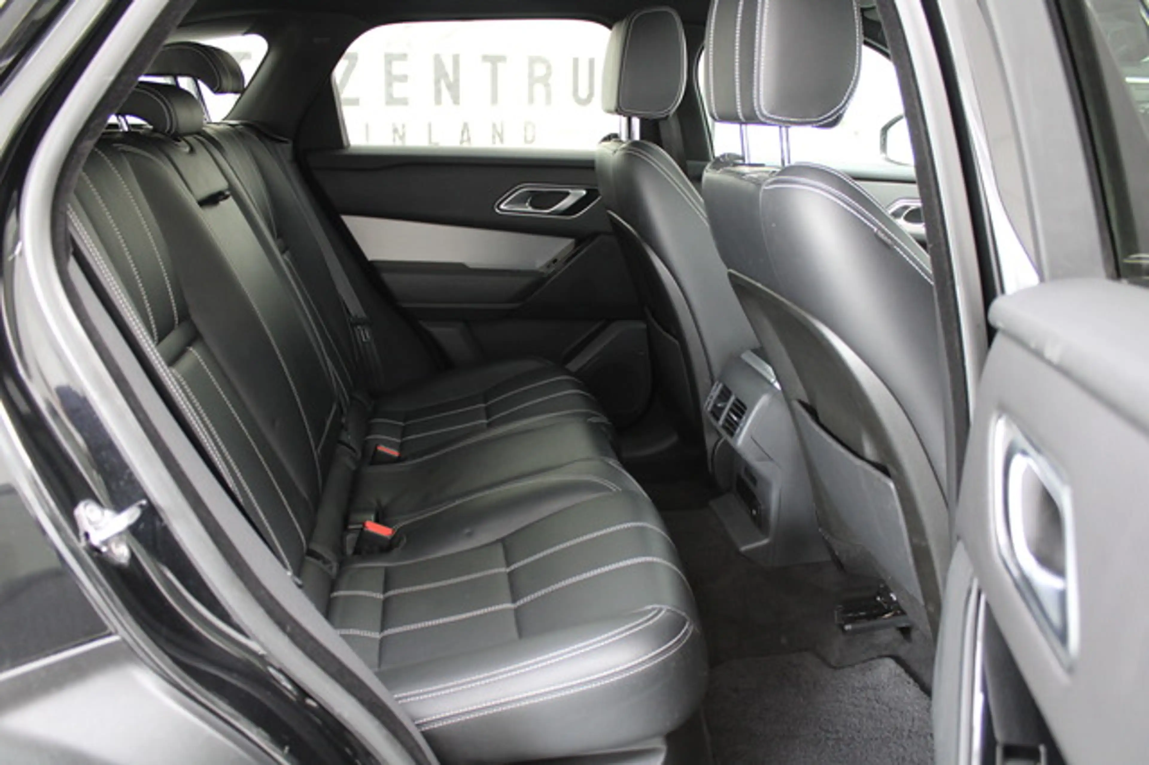 Land Rover Range Rover Velar R Dynamic SE Pano/Meridian — photo 13