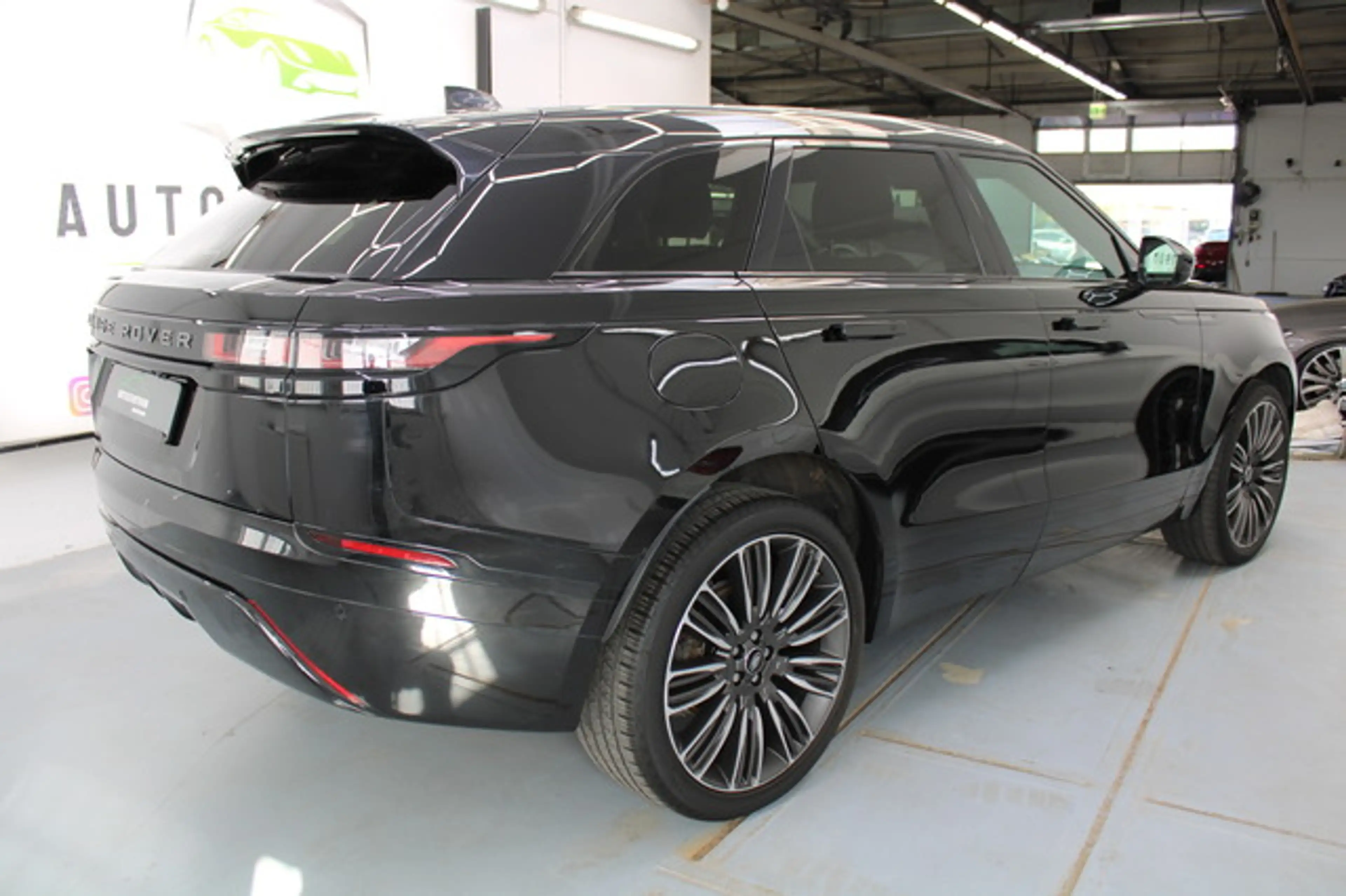 Land Rover Range Rover Velar R Dynamic SE Pano/Meridian — photo 11
