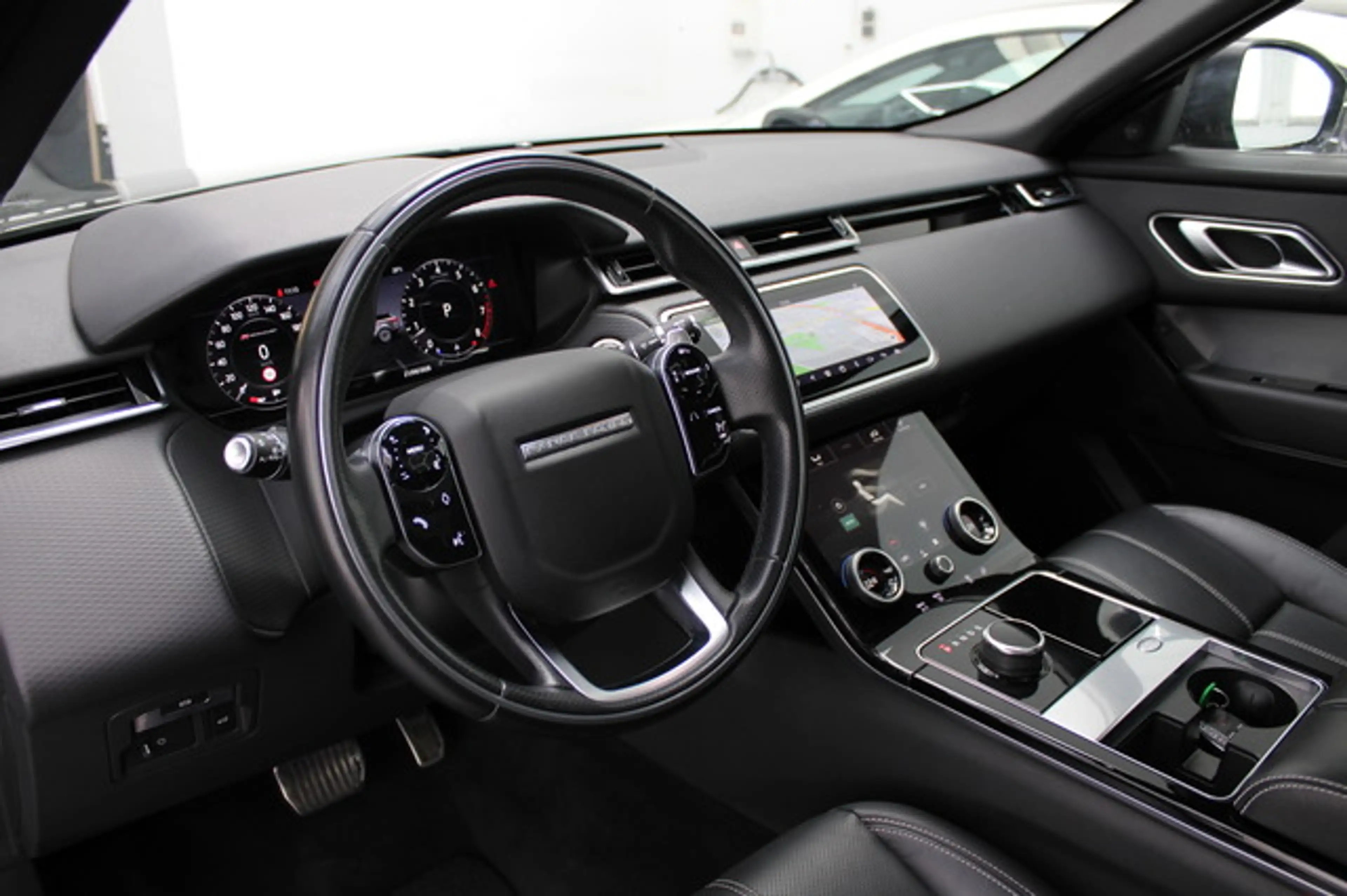Land Rover Range Rover Velar R Dynamic SE Pano/Meridian — photo 5