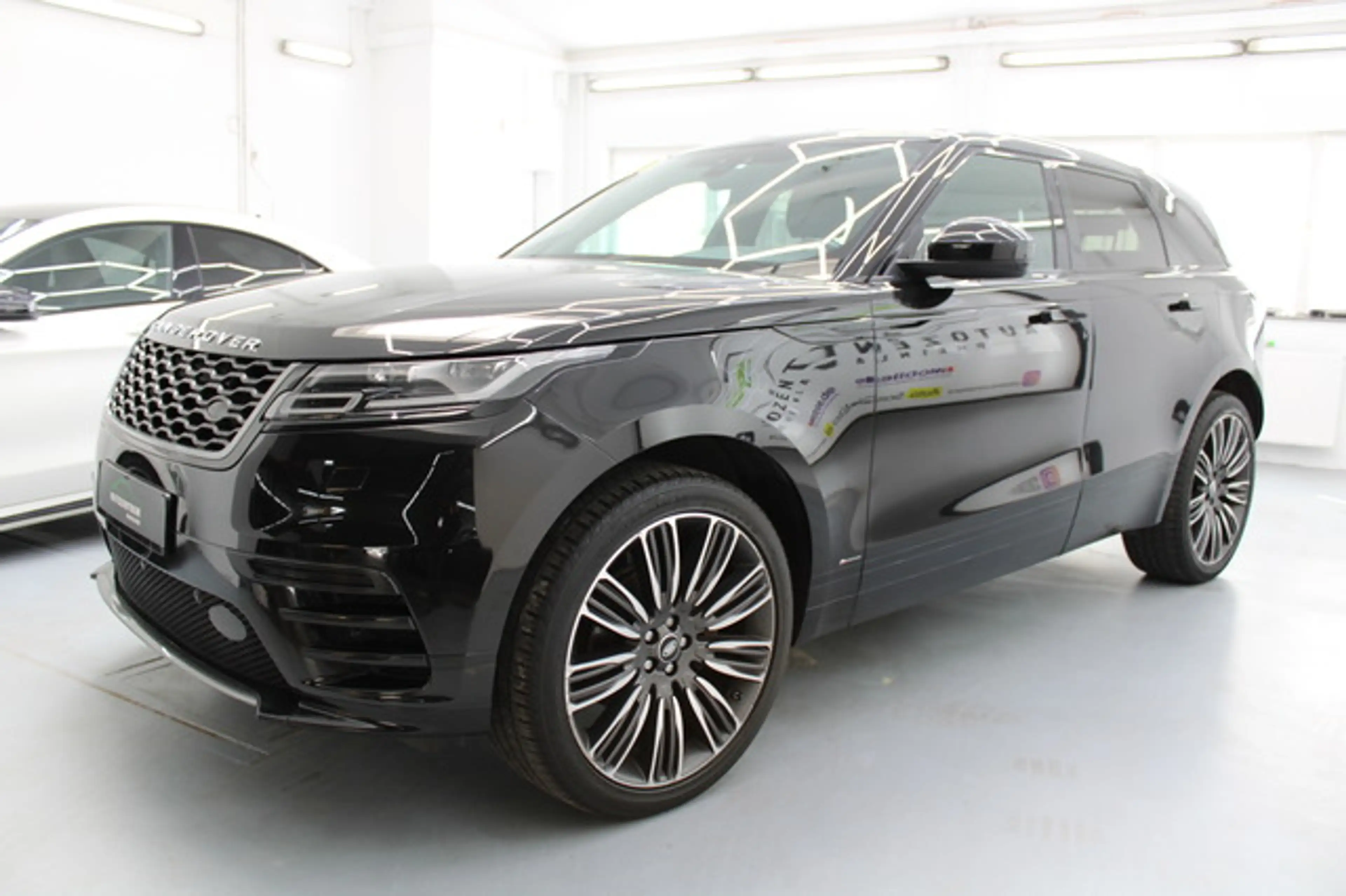 Land Rover Range Rover Velar R Dynamic SE Pano/Meridian — photo 2