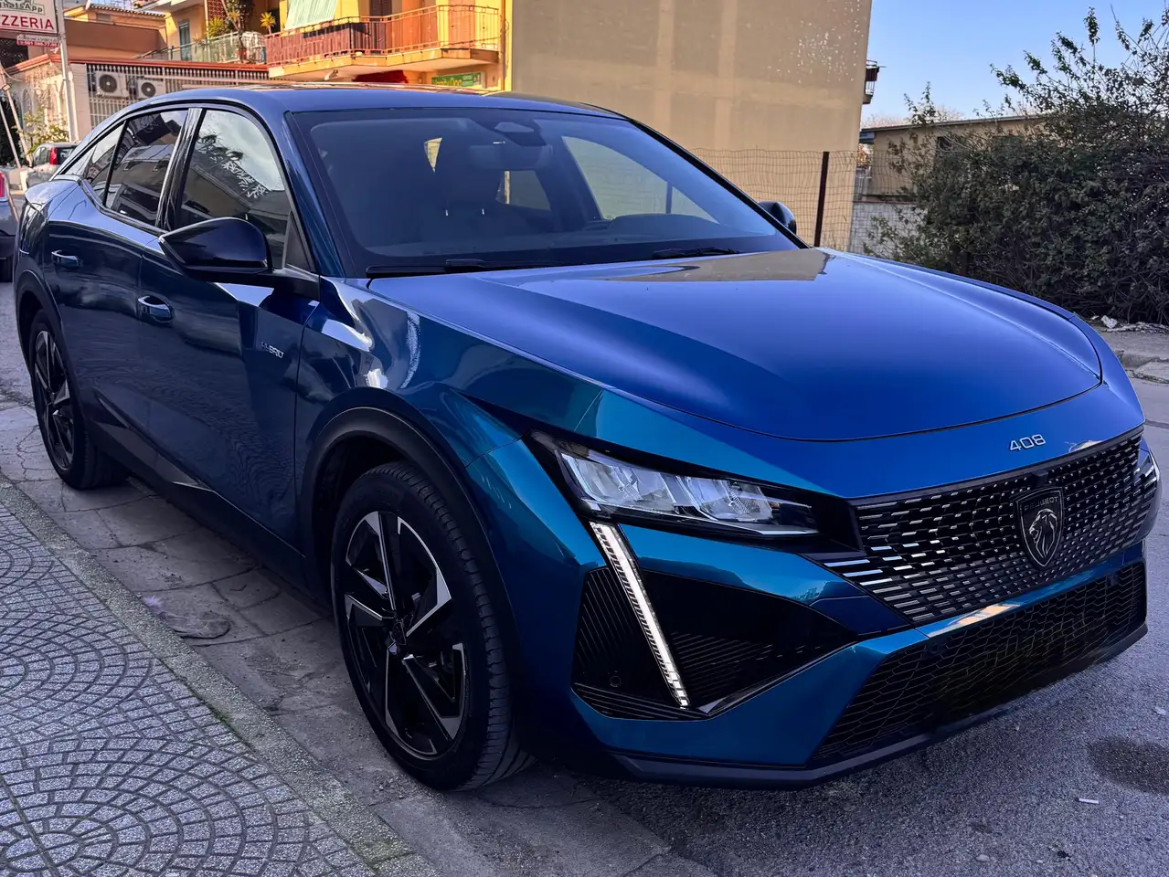 Peugeot 408