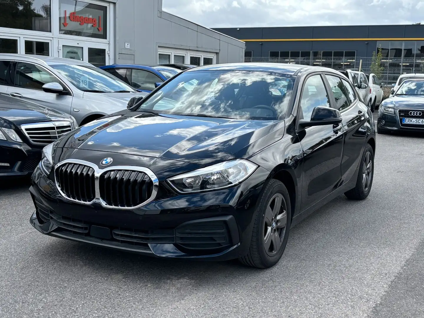BMW 118 i Aut.| PDC | Navi | DAB | SHZ |WLAN Schwarz - 2