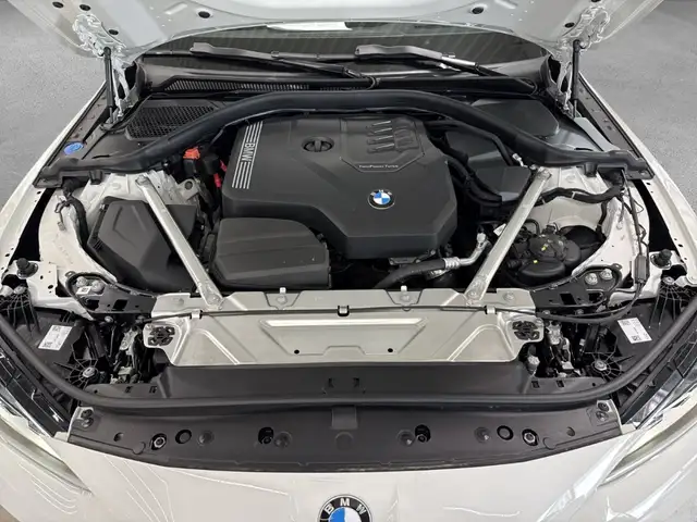 BMW 4 Series view 14