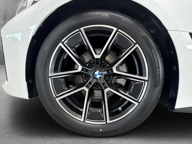 BMW 4 Series view 7