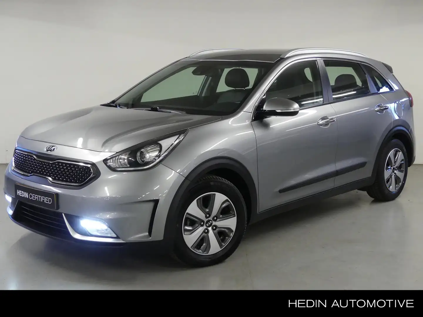 Kia Niro 1.6 GDi Hybrid DynamicLine | Navigatie & Multimedi Grijs - 1