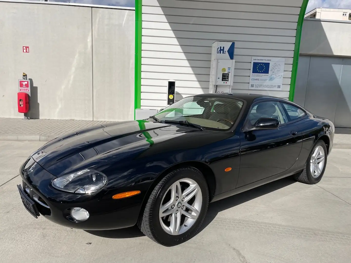 Jaguar XK8 XK8 4.2 Coupe MY 2004 **1.Hd**Navi**Xenon 1A+ Zwart - 2