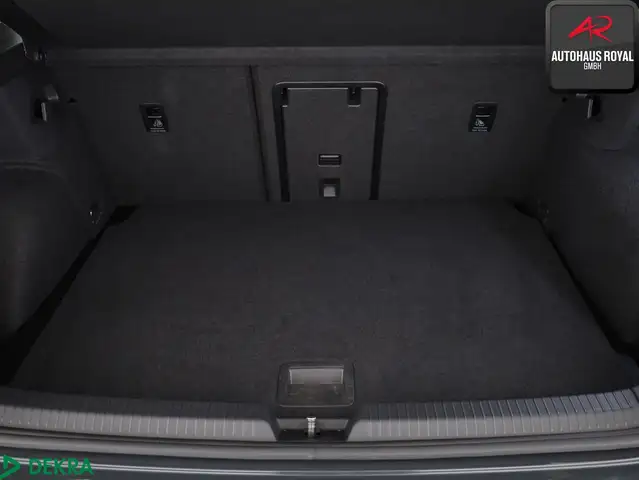 Volkswagen Golf view 12