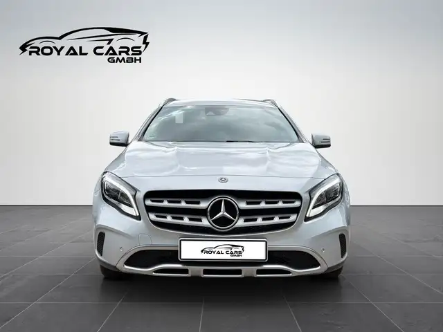Mercedes-Benz Gla view 2
