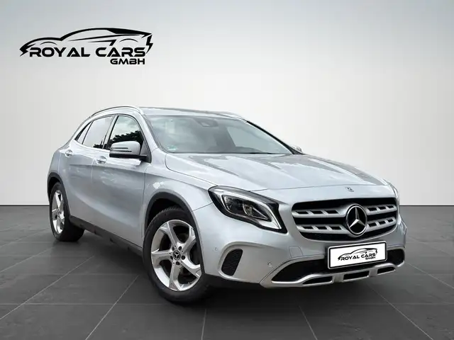 Mercedes-Benz Gla view 3