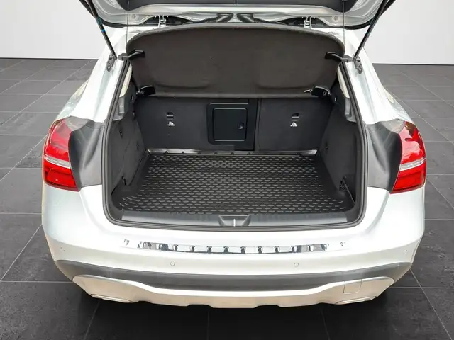 Mercedes-Benz Gla view 8