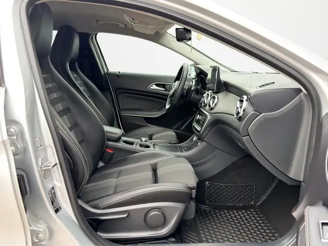 Mercedes-Benz Gla view 14