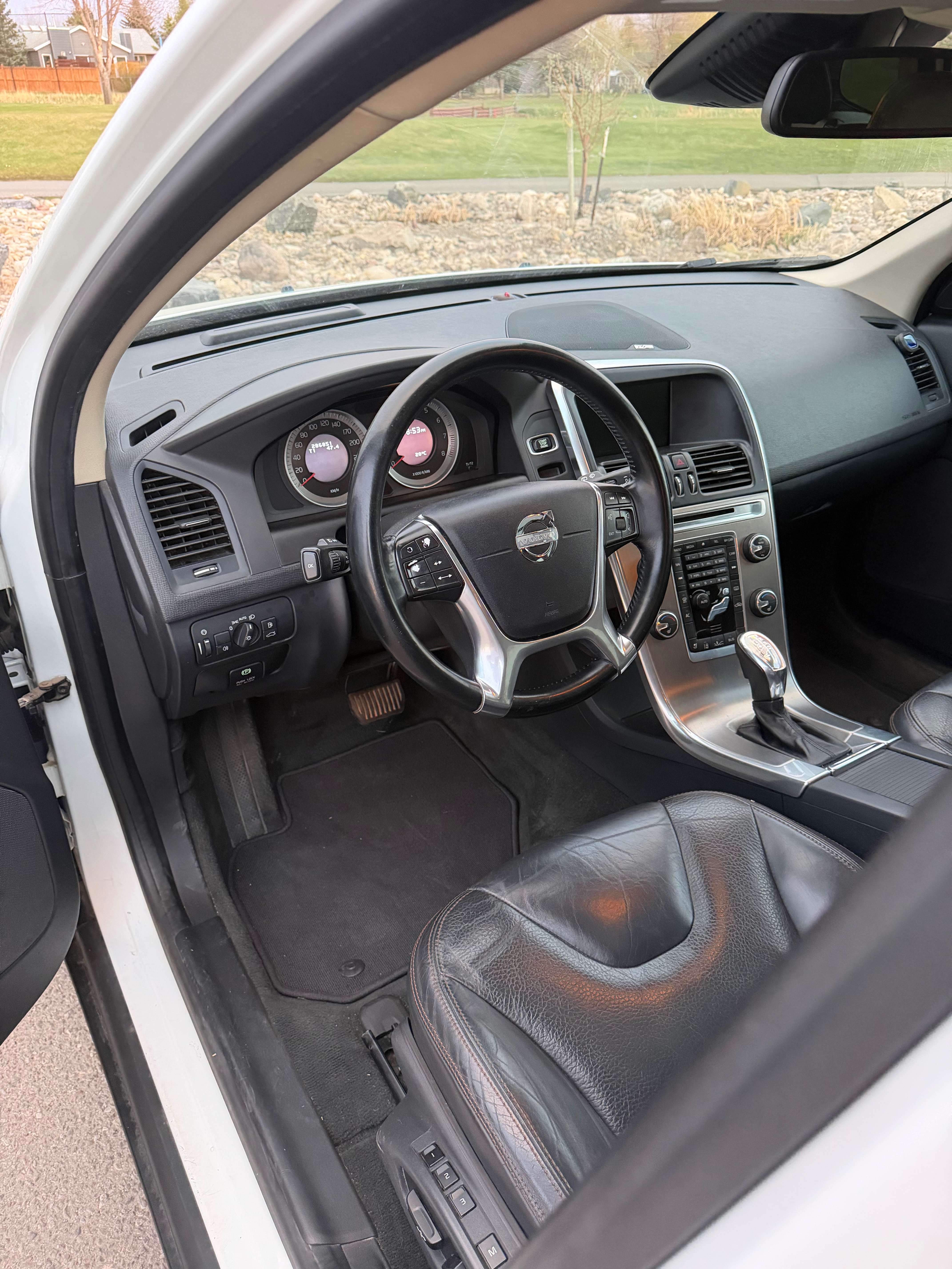 2013 Volvo XC60 T6 Premier Plus thumb 6